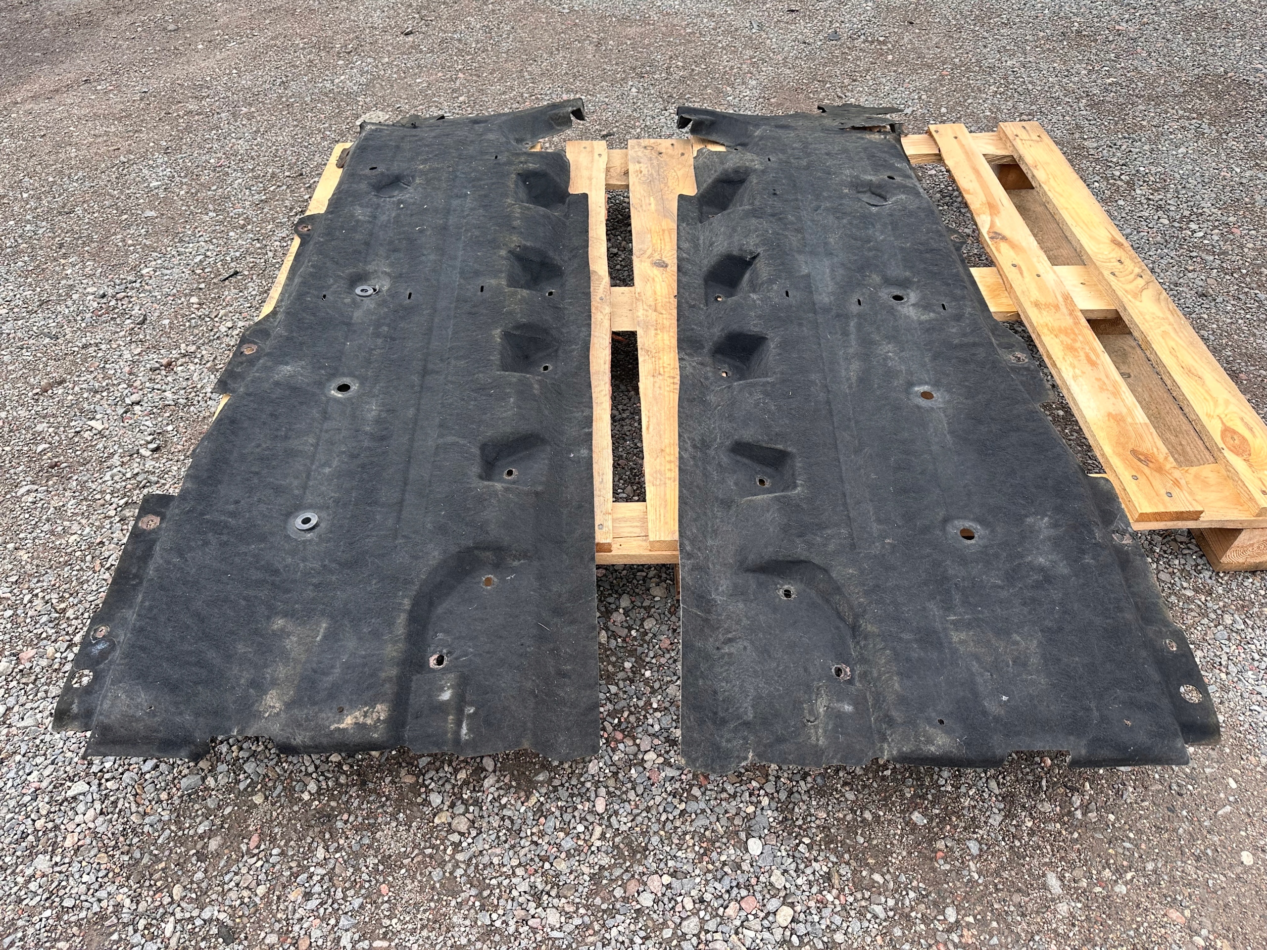 cover chassis side side lower lower Lincoln Continental 2017r