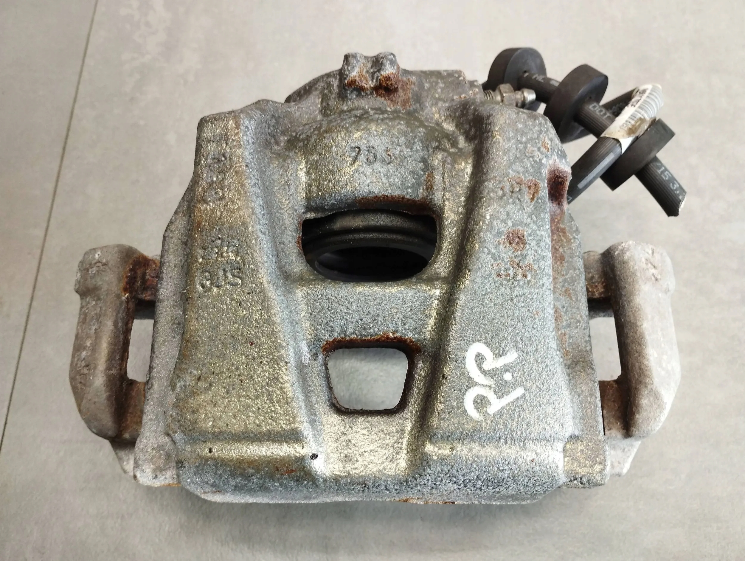 Audi A5 8T 2.0 TDI caliper right front