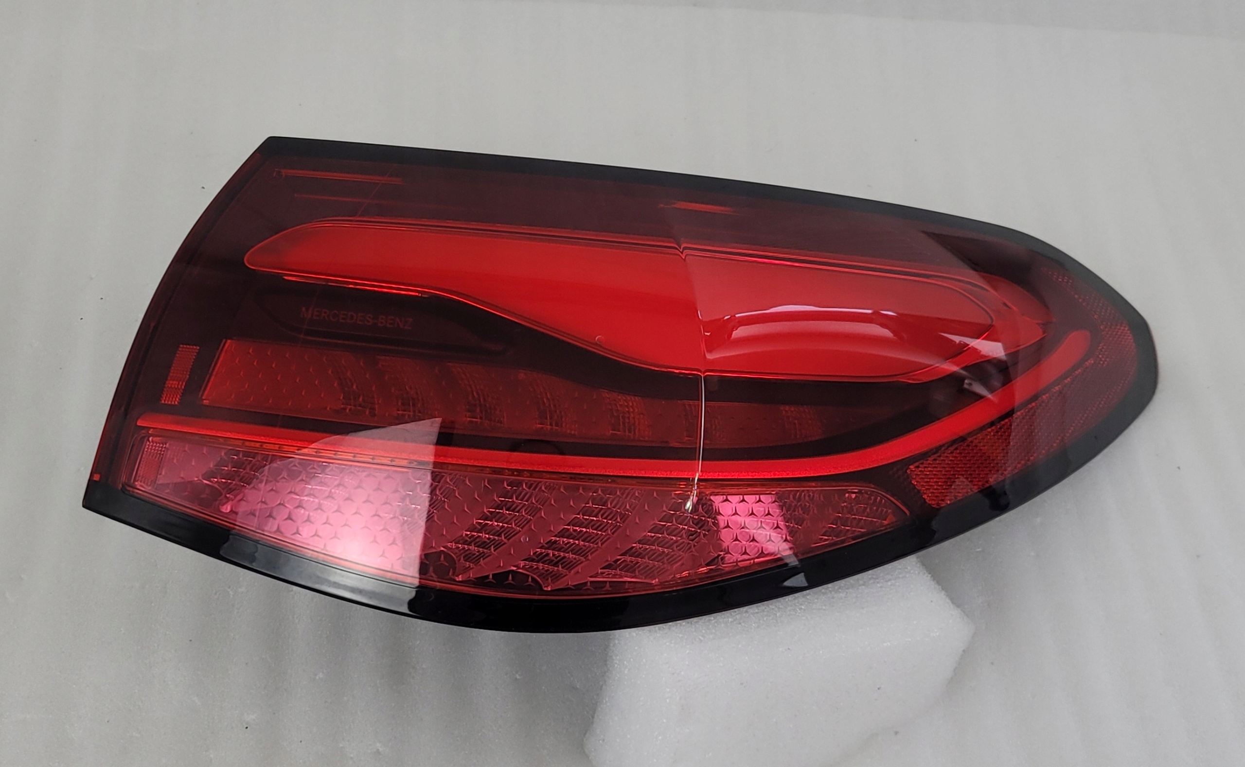 фонарь правый led MERCEDES X254 II 2022- A2549064800