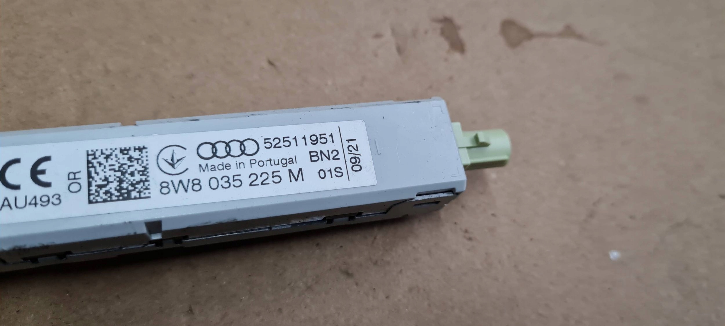 A5 8W LIFT S5 amplifier ANTENY module 8W8035225M