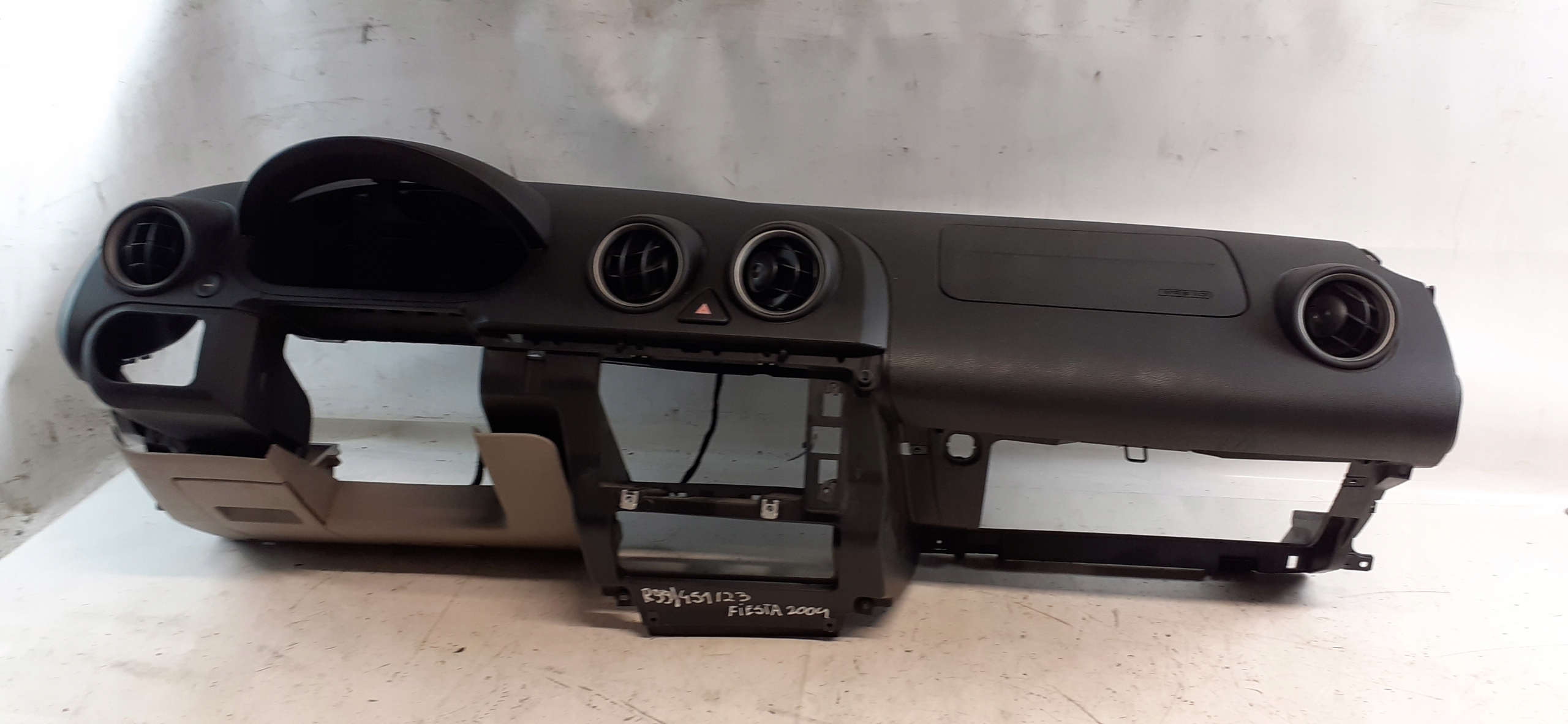 dashboard instrument panel console FORD FIESTA MK6
