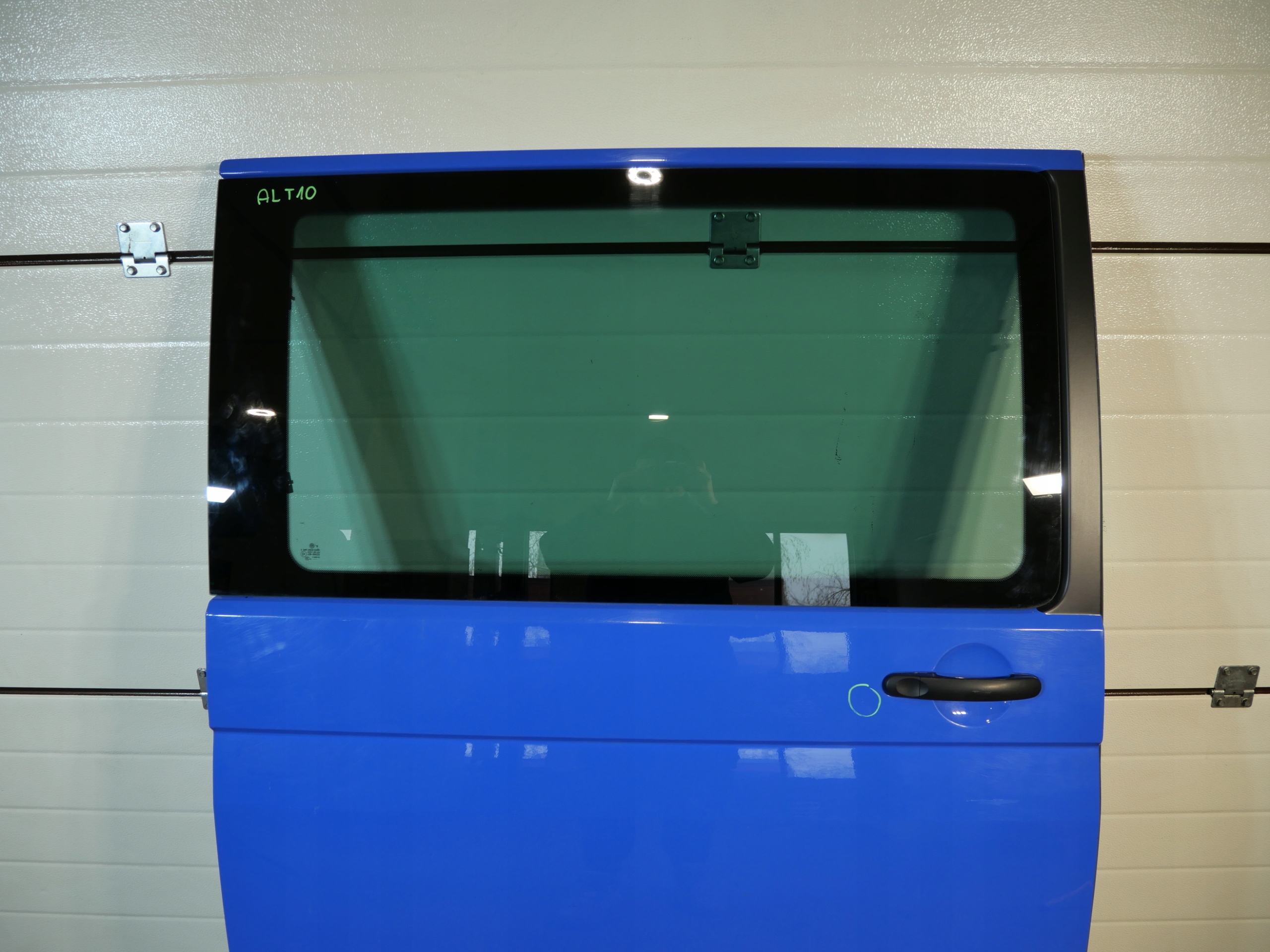 VW T6 door sliding right