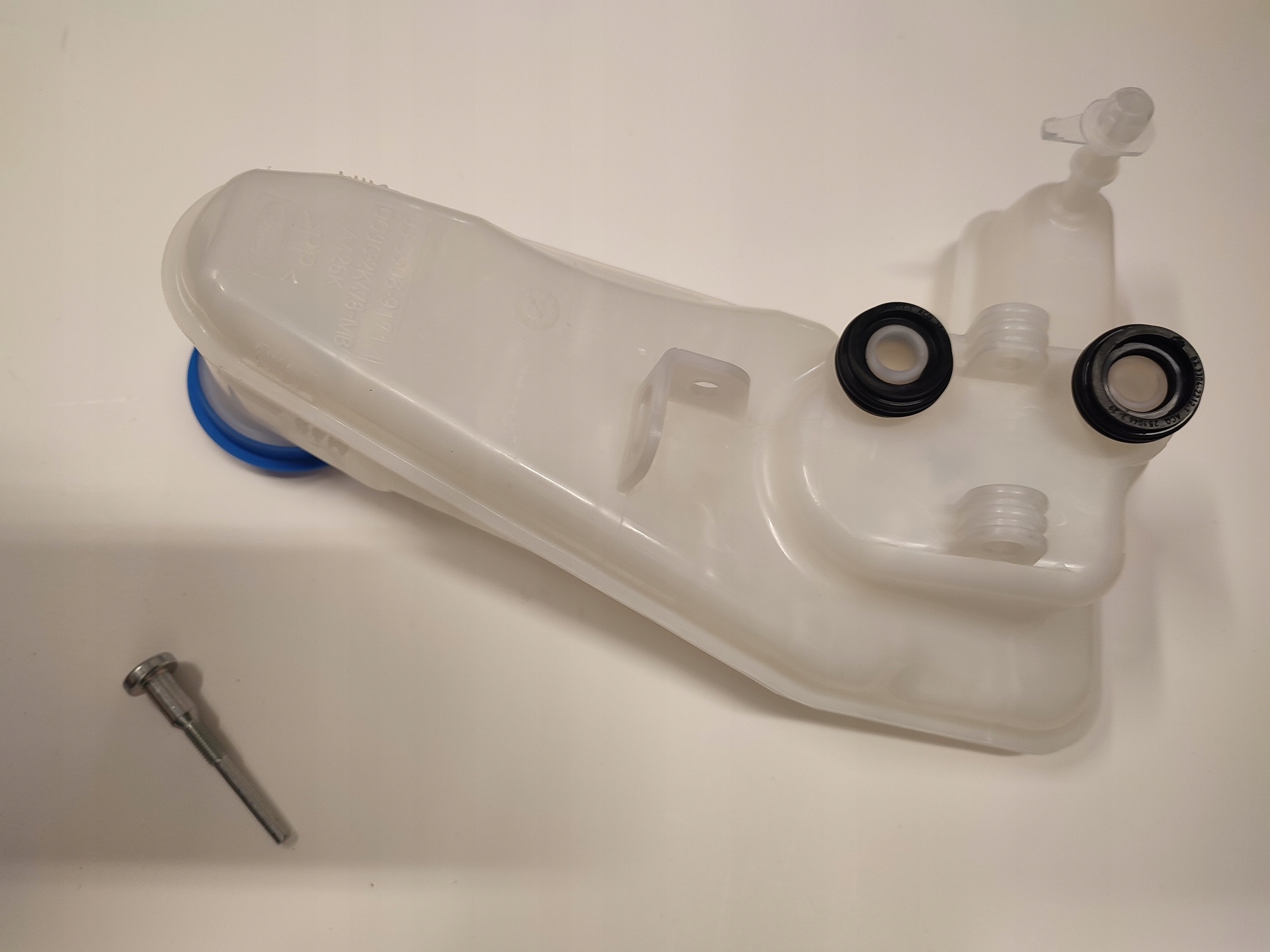 DG9C-2422-MB - Бачок тормозной жидкости FORD MONDEO Mk5 2014-