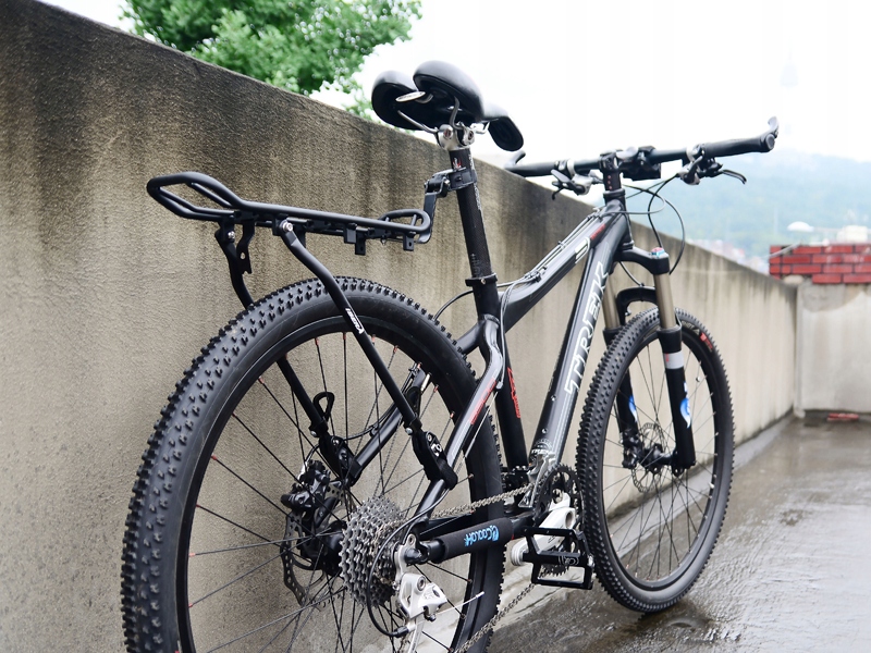 Bagażnik rowerowy Ibera Pakrak Roadbike IB-RA17 na tył roweru Marka Ibera