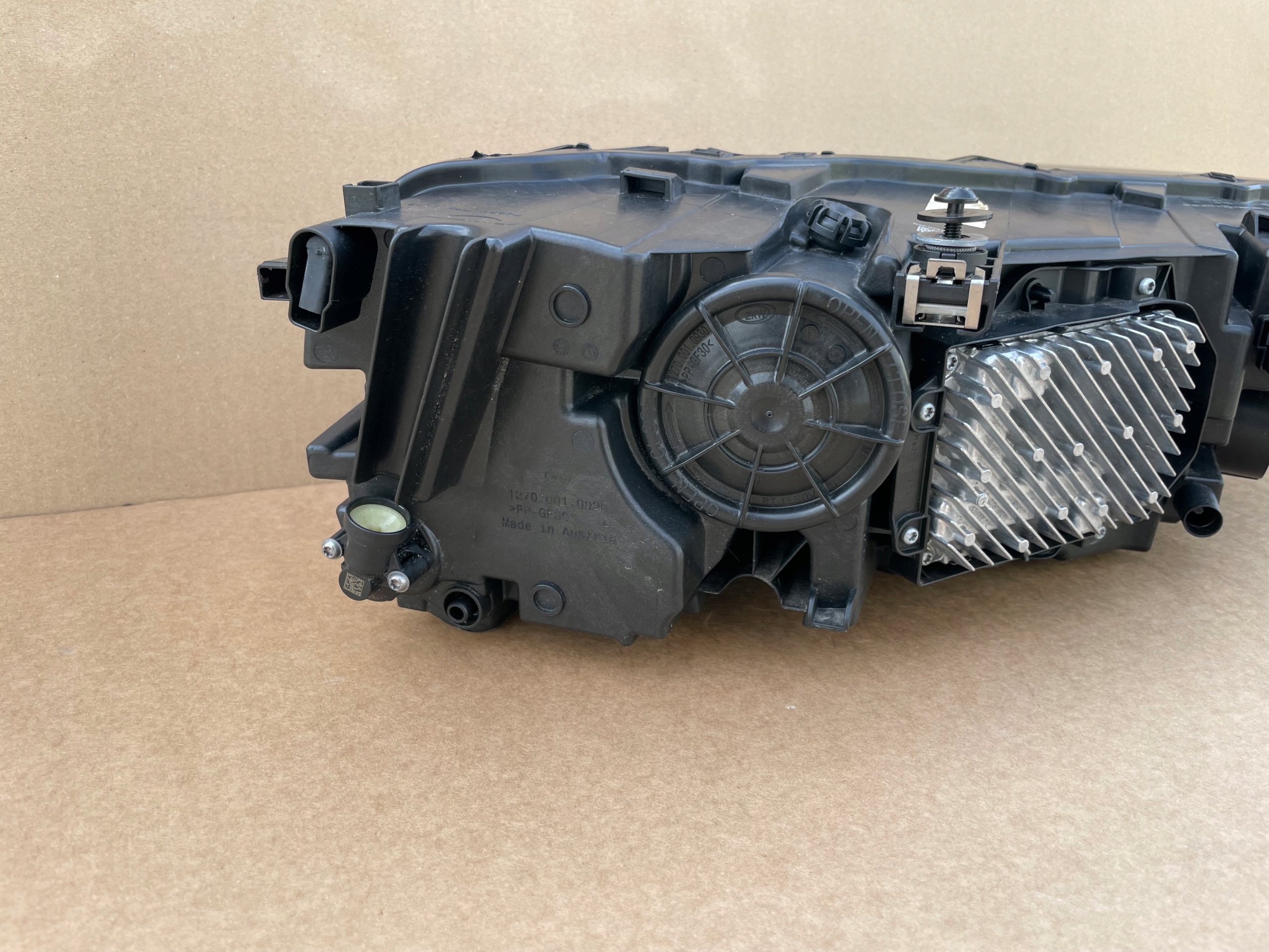 light MATRIX AUDI Q7 4M0941039D as new original complete left