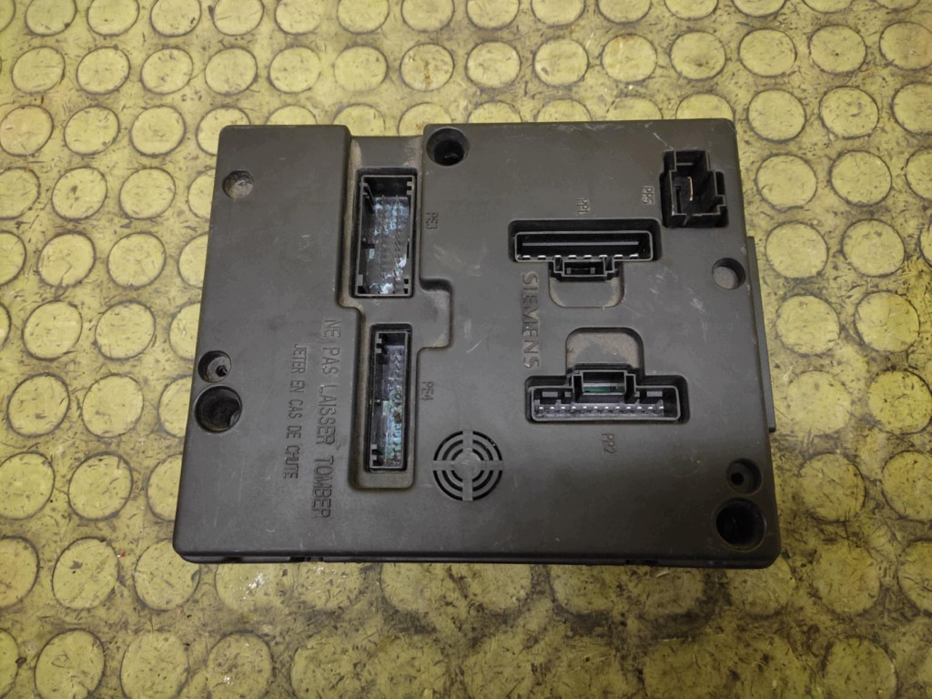 RENAULT SCENIC and module compartment BSI 8200029342A