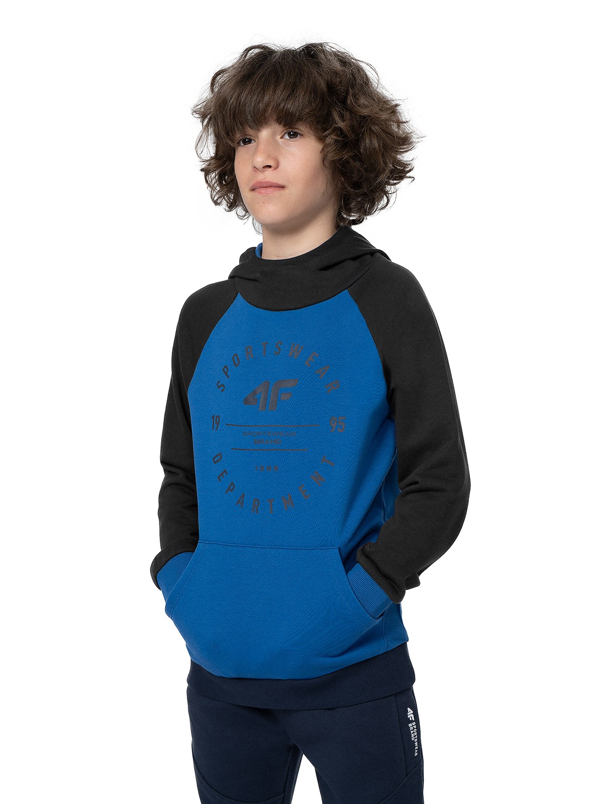 4F Bluza Chłopieca Dresowa z Kapturem 4FJSS23TSWSM221-36S Kobalt 152 cm.