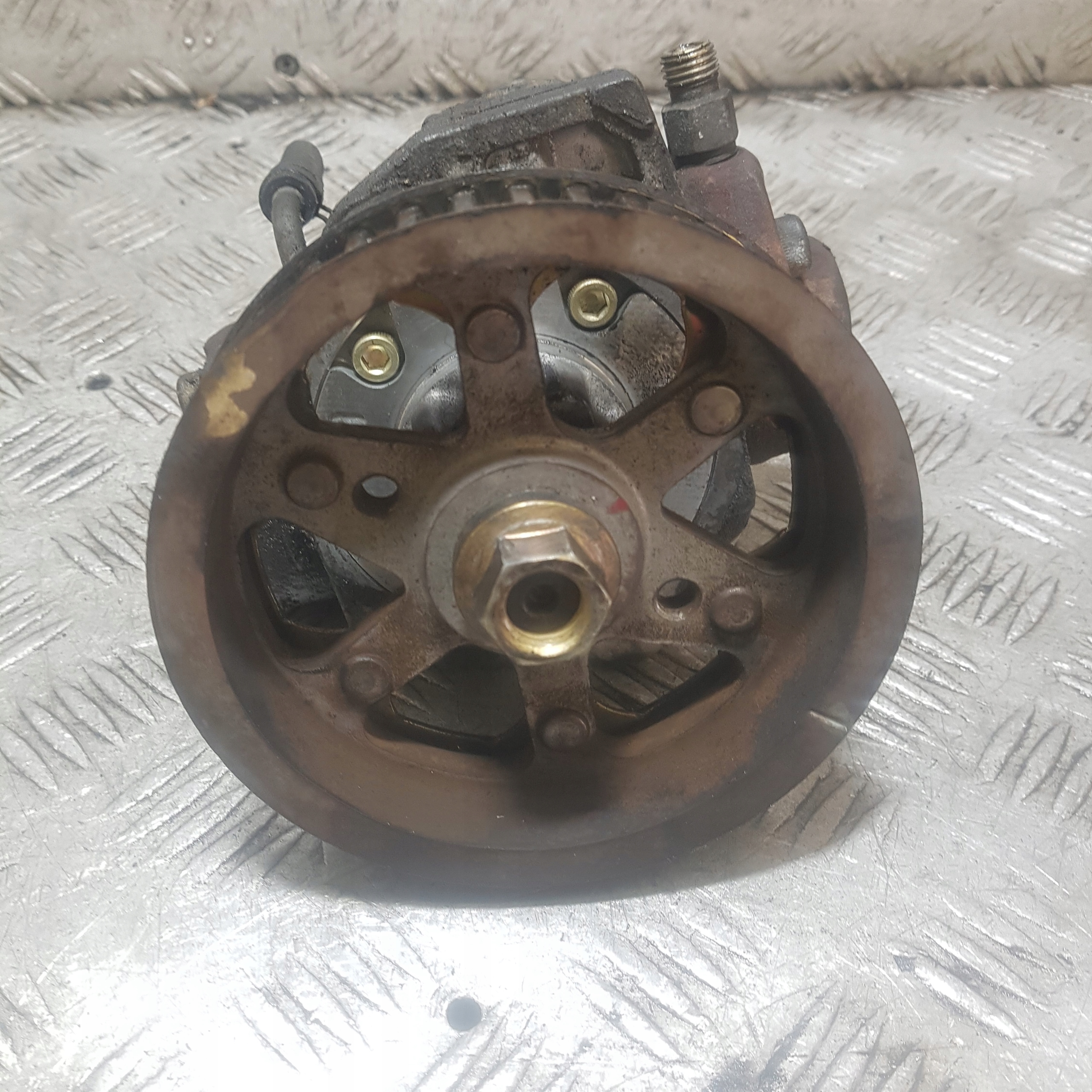 Einspritzpumpe TOYOTA AVENSIS 2 22100-0G010