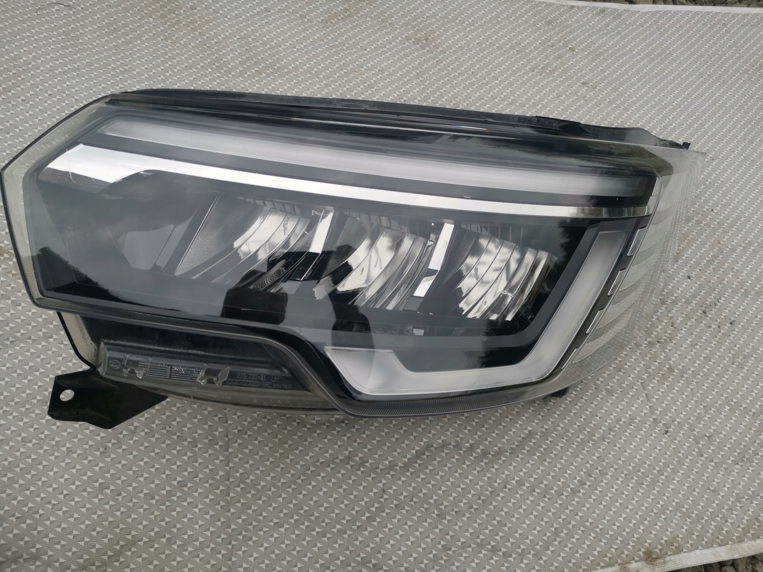 light left REFLEKTOR left FULL LED RENAULT TRAFIC 3 III LIFT 21- 260601790R