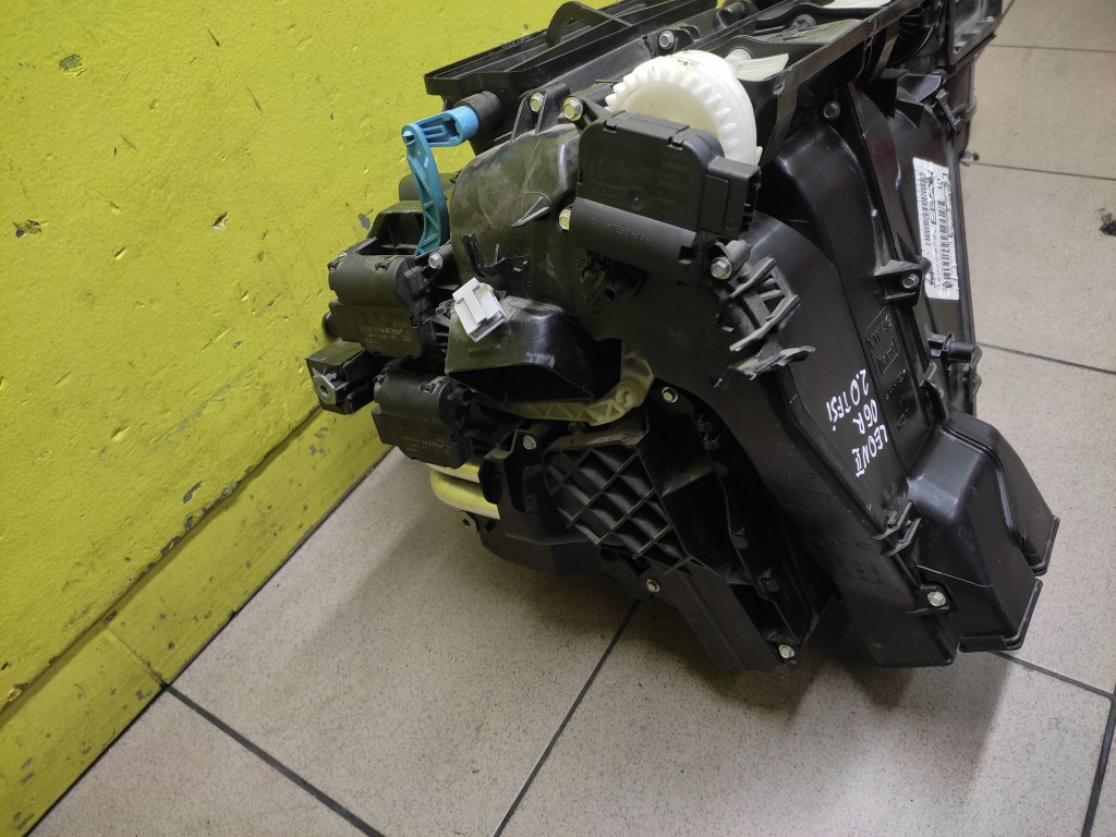 SEAT LEON II ohřívač obal 1K1820308