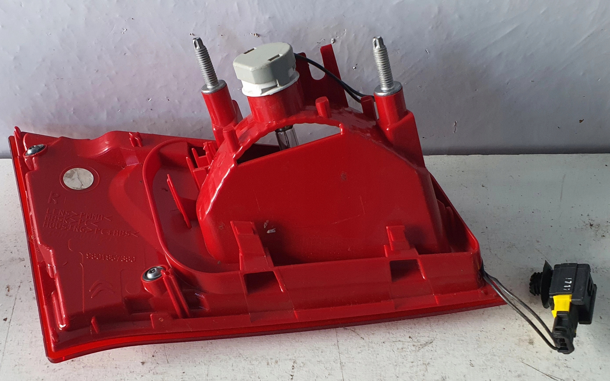 light right rear part Citroen C4 sedan C4L