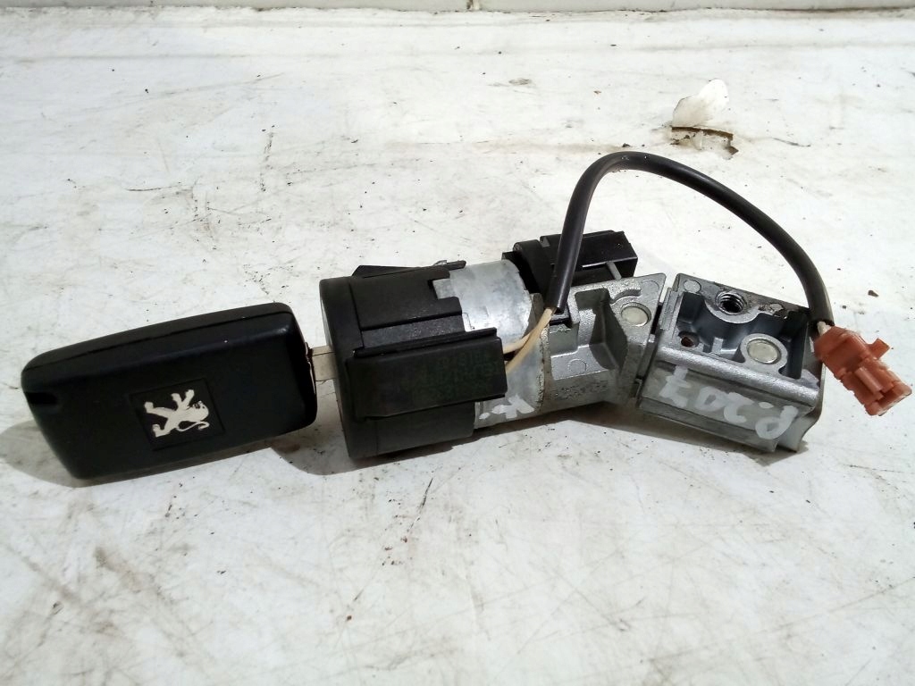 Peugeot 207 ignition z kluczykiem 36393600