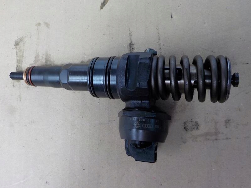 VOLKSWAGEN SHARAN Pumpedüse 038130073AK
