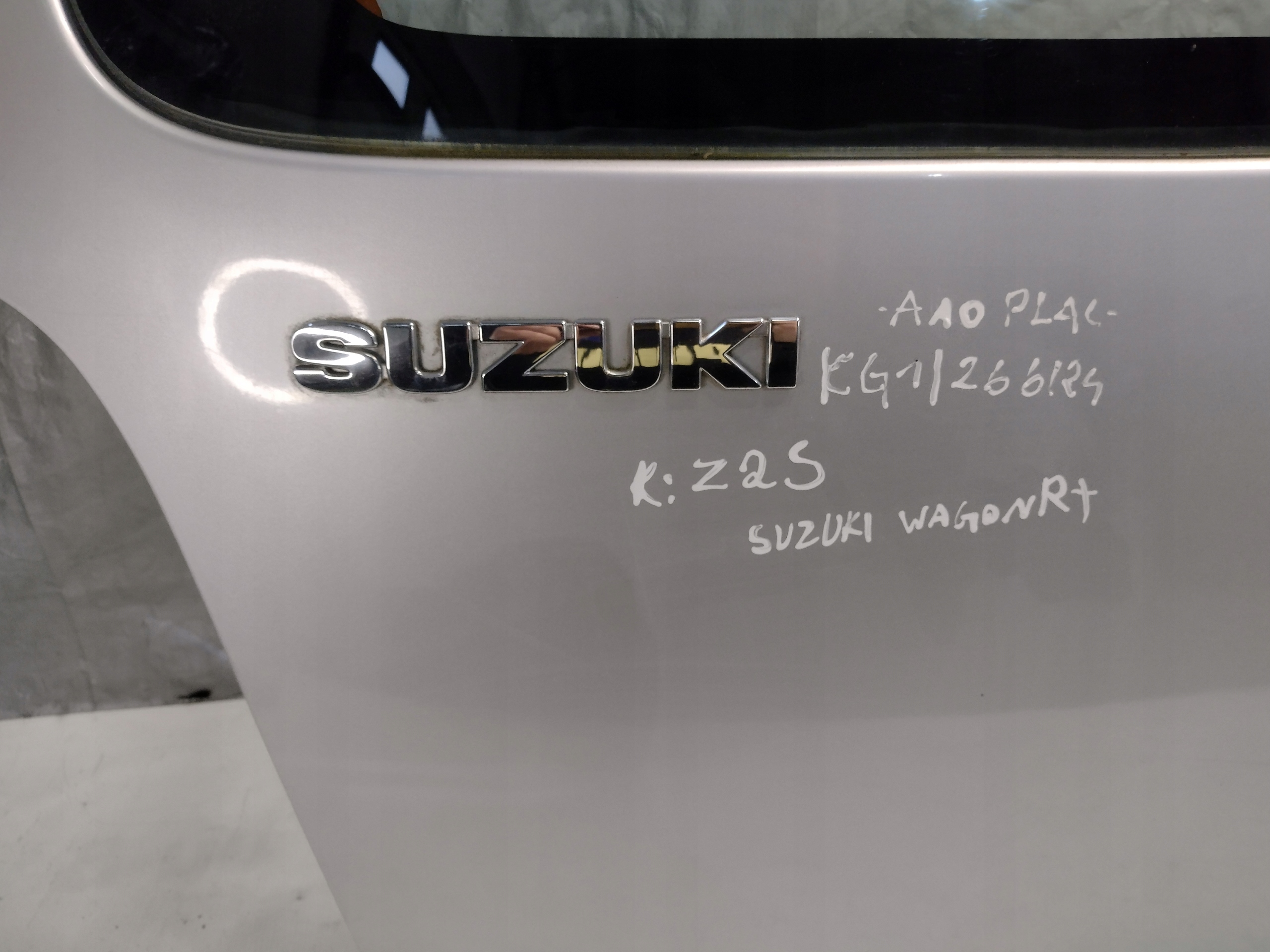 trunk door boot Suzuki WagonR+ II k: Z2S