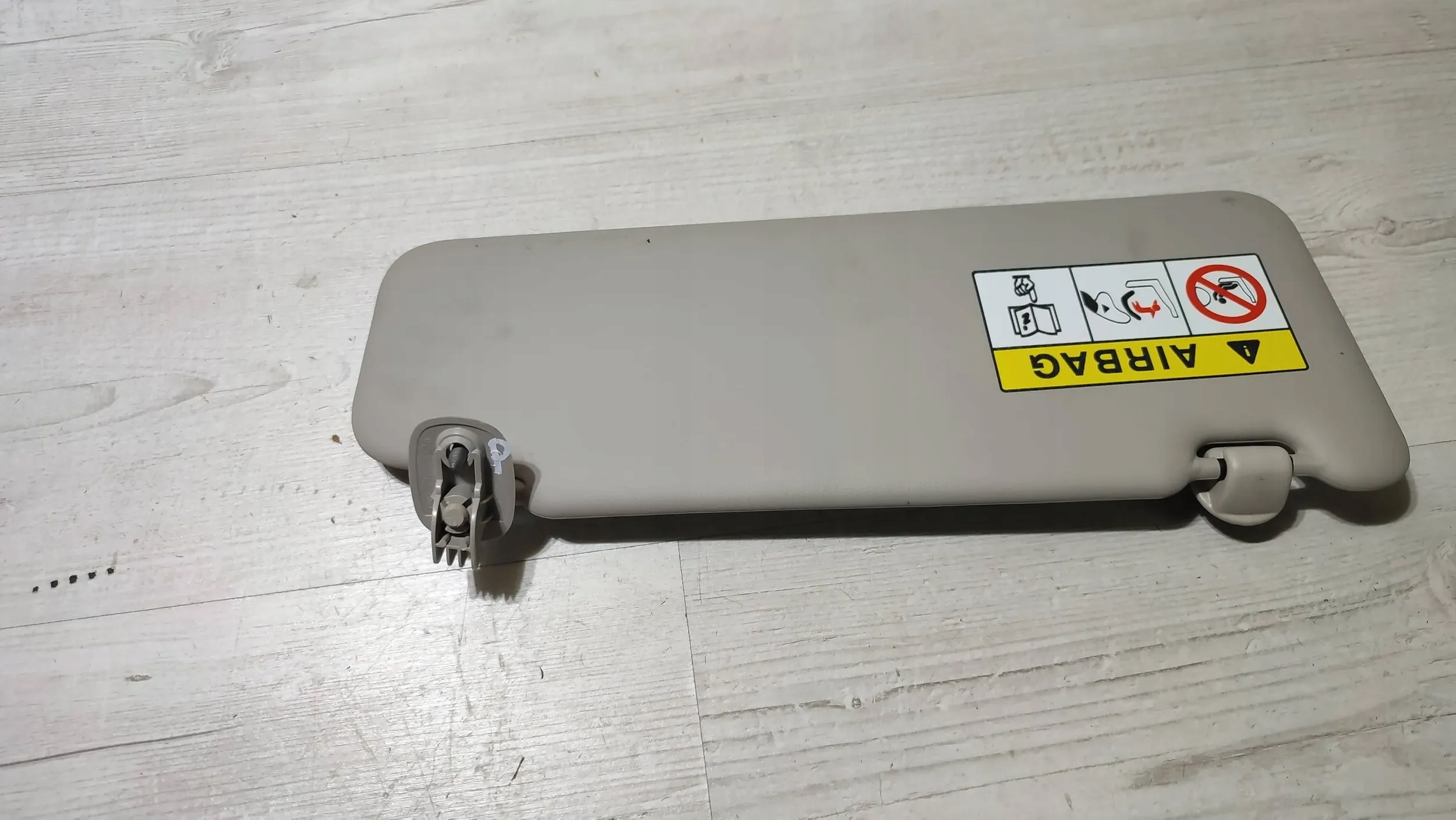 Dacia Logan II 2019r front side right cover przeciwsloneczna