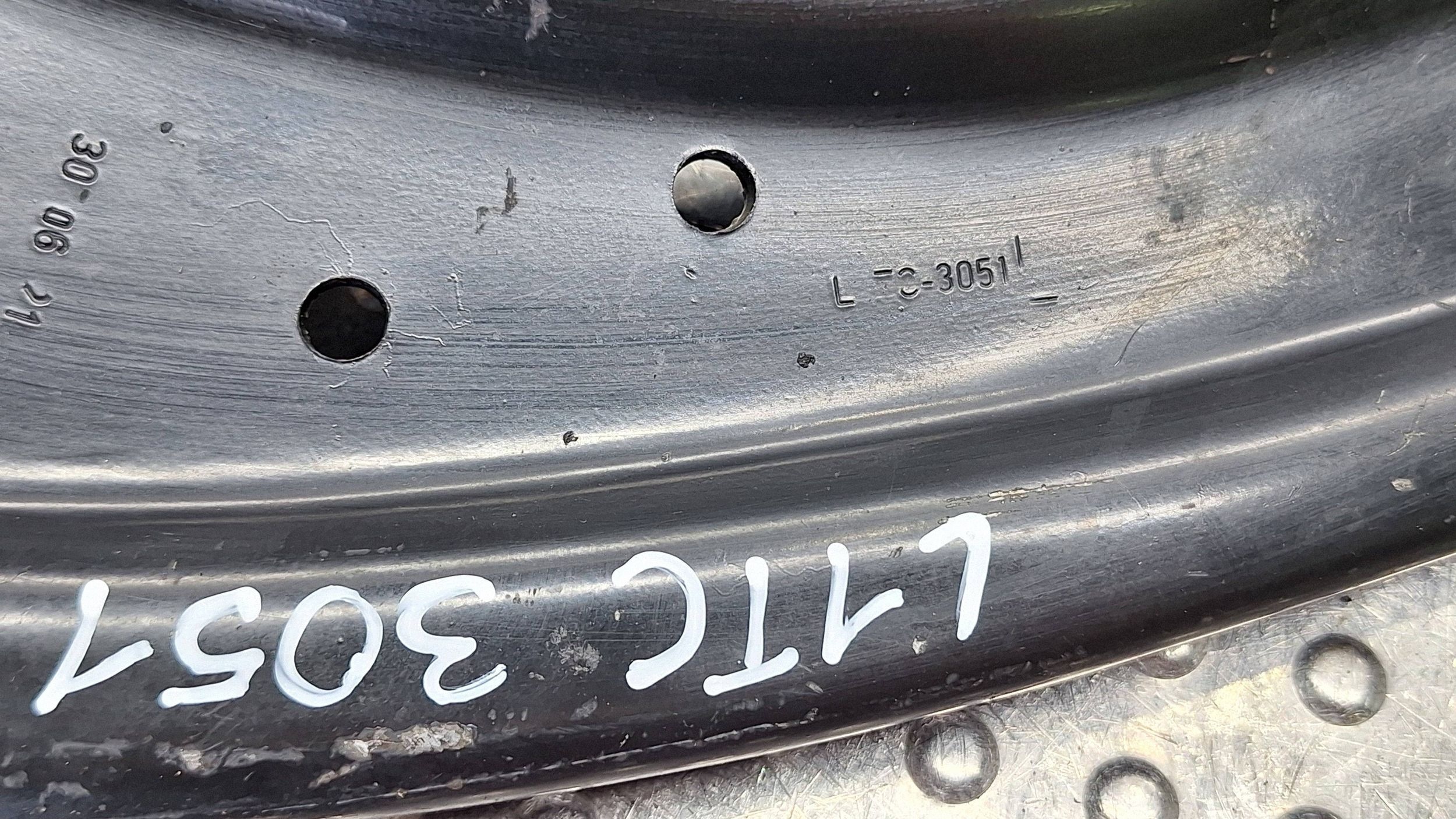 arm left front L1TC-3051-AB FORD PUMA MK2