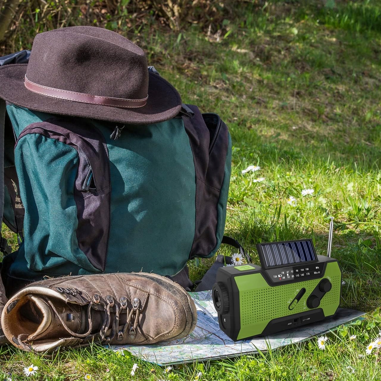 KORBA RĘCZNA Z RADIEM SŁONECZNYM RADIO FM AWARYJNE LATARKA LED 2000mAh Model Ręczne radio na baterie słoneczne