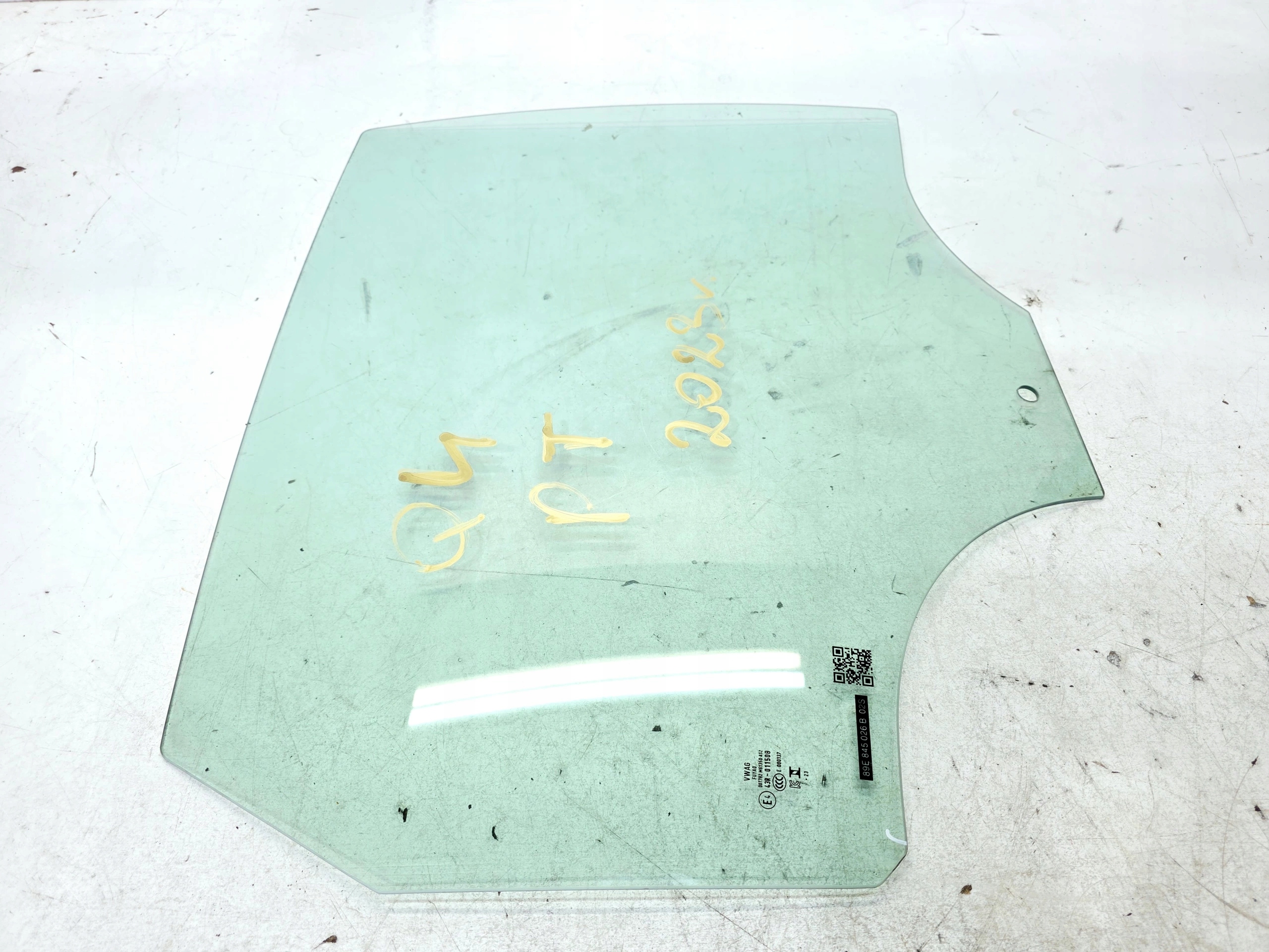 window side door rear part front AUDI Q4 E-TRON 89E845026B 2023