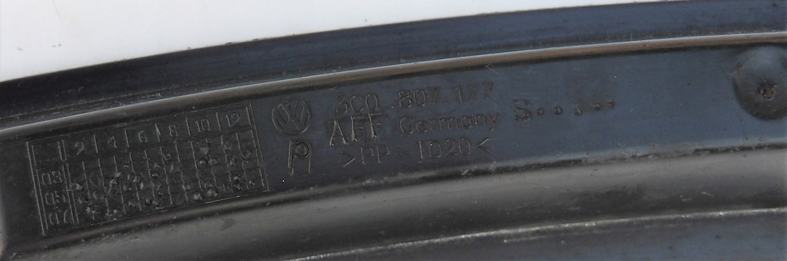 VW PASSAT B6 bumper bracket left front