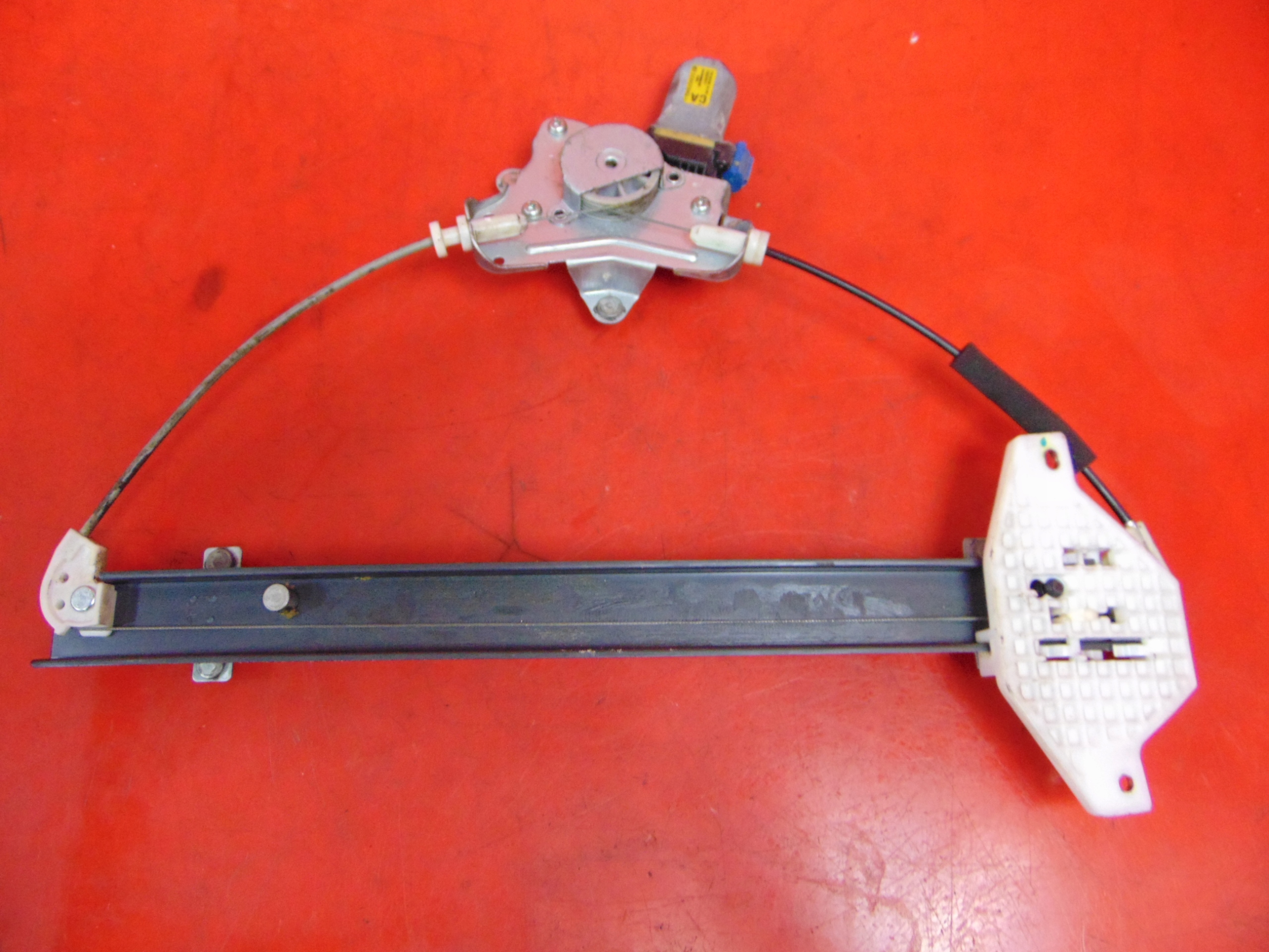 CHEVROLET CAPTIVA LT and window regulator left rear part