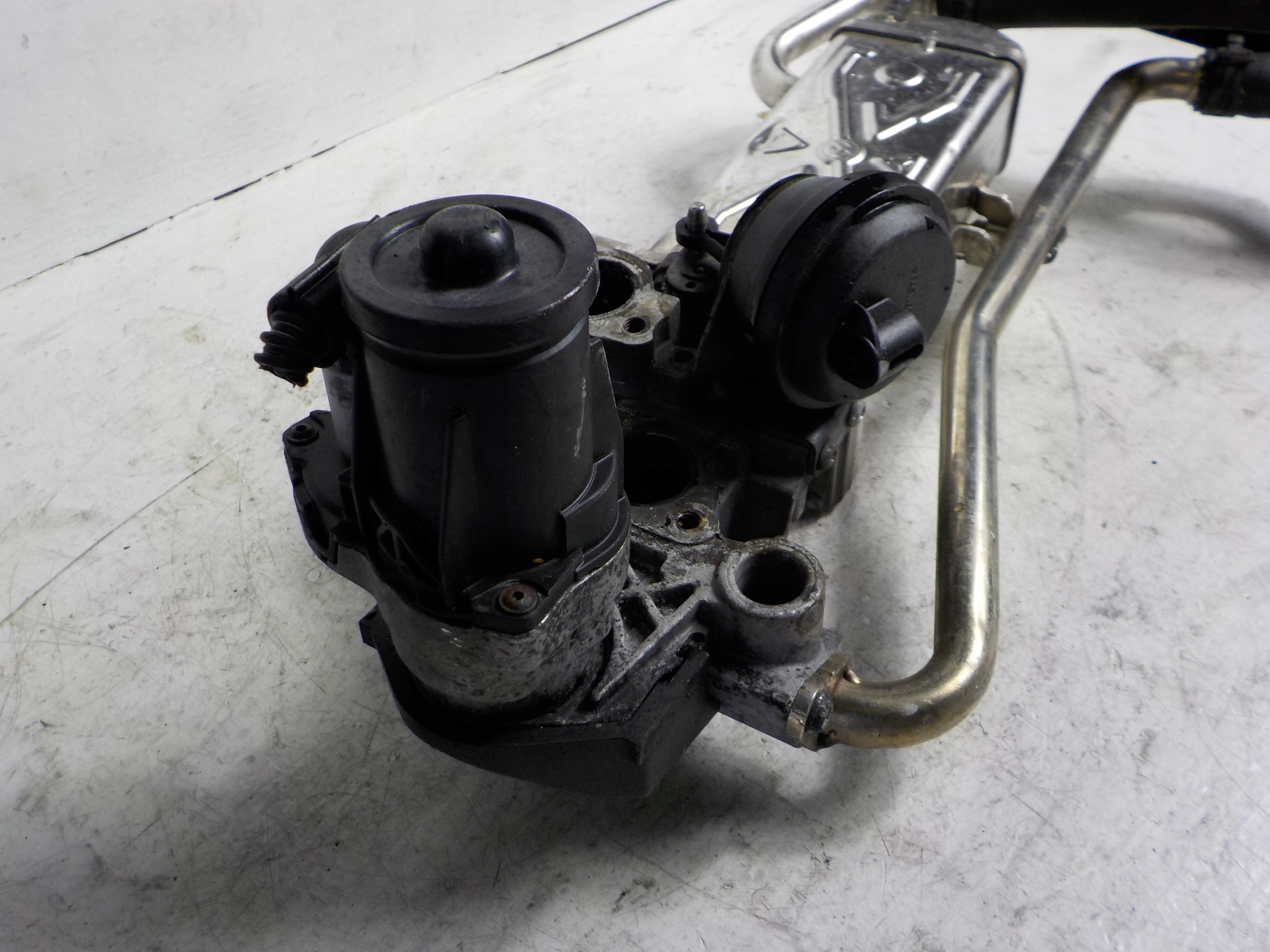 VW PASSAT B6 1.6 TDI Radiateur échappement 03L131512BH