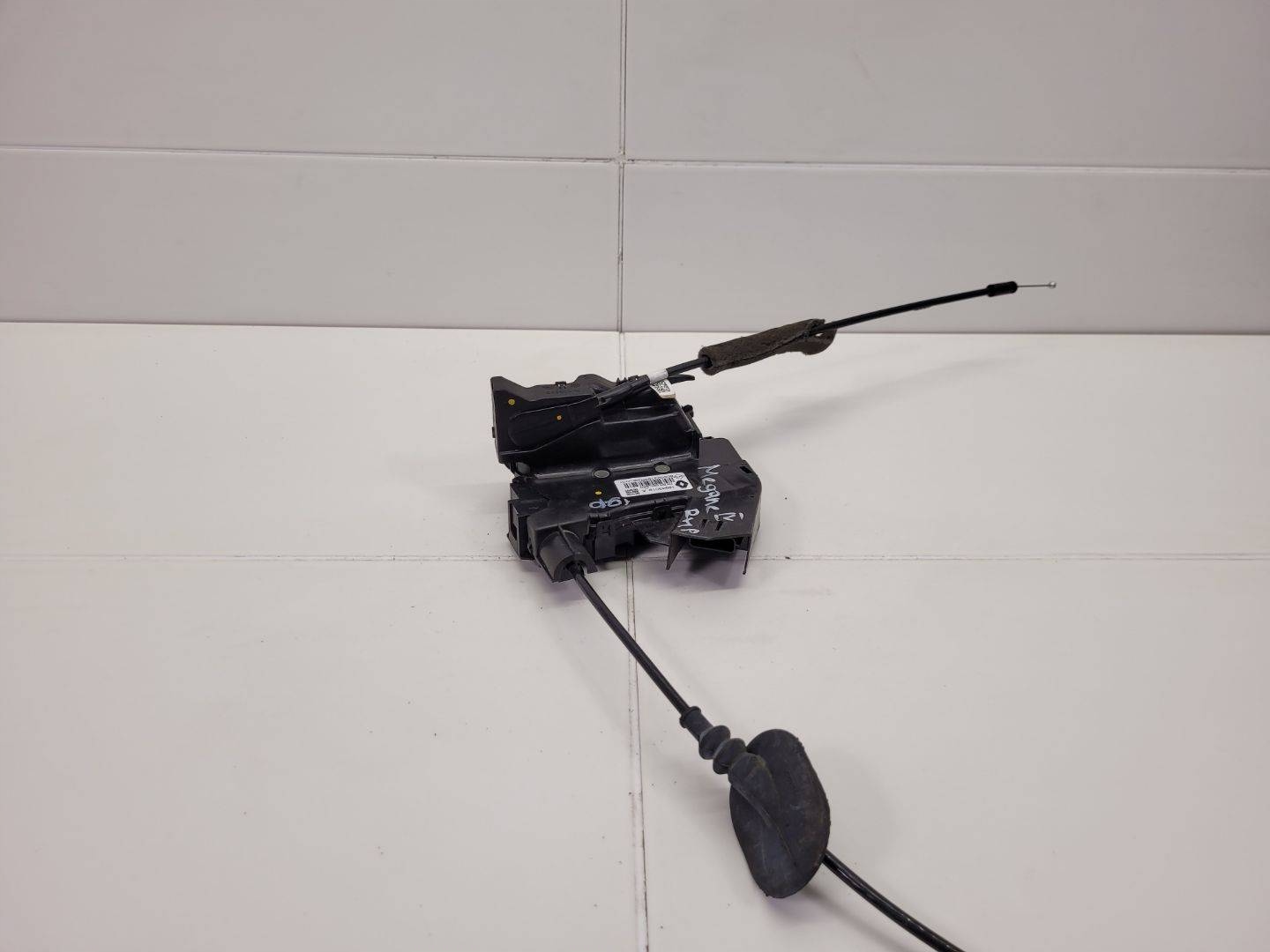 lock door front right side Renault Megane 4 2018 805023183R