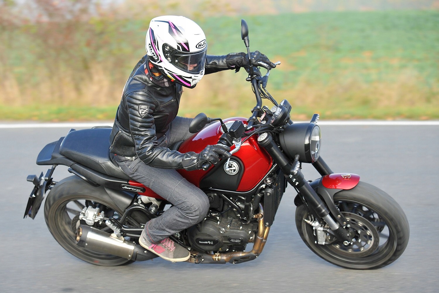 B-Monster Lady 44 Cechy dodatkowe ochraniacze