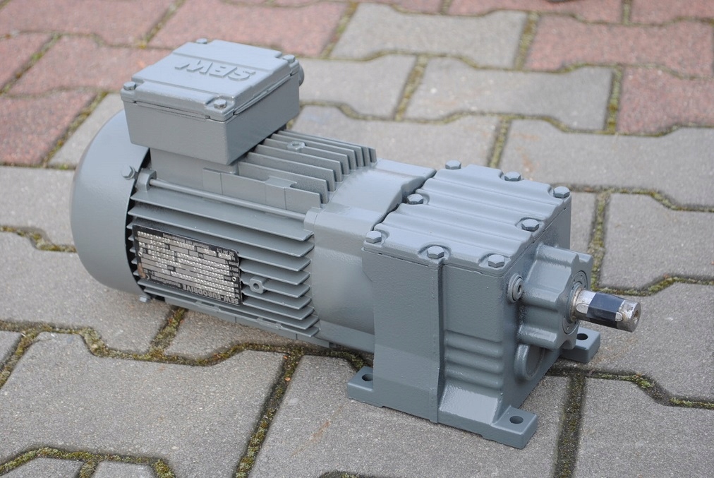 Motoreduktor 0.55kw. 221obr./min.. Firmy SEW-Eurodrive