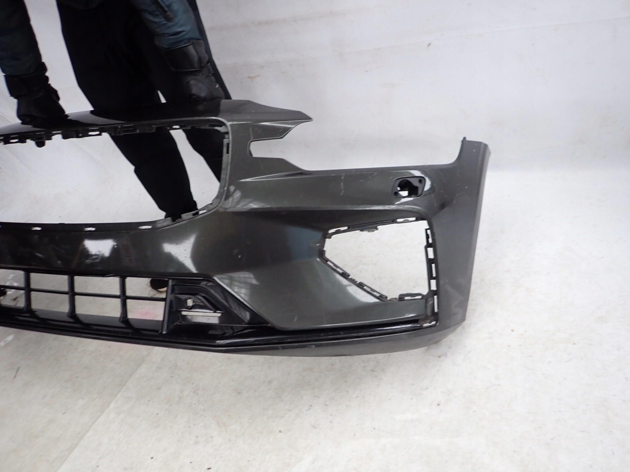 VOLVO V60 II 2 R-design 18- bumper front front PDC SPR 31690530