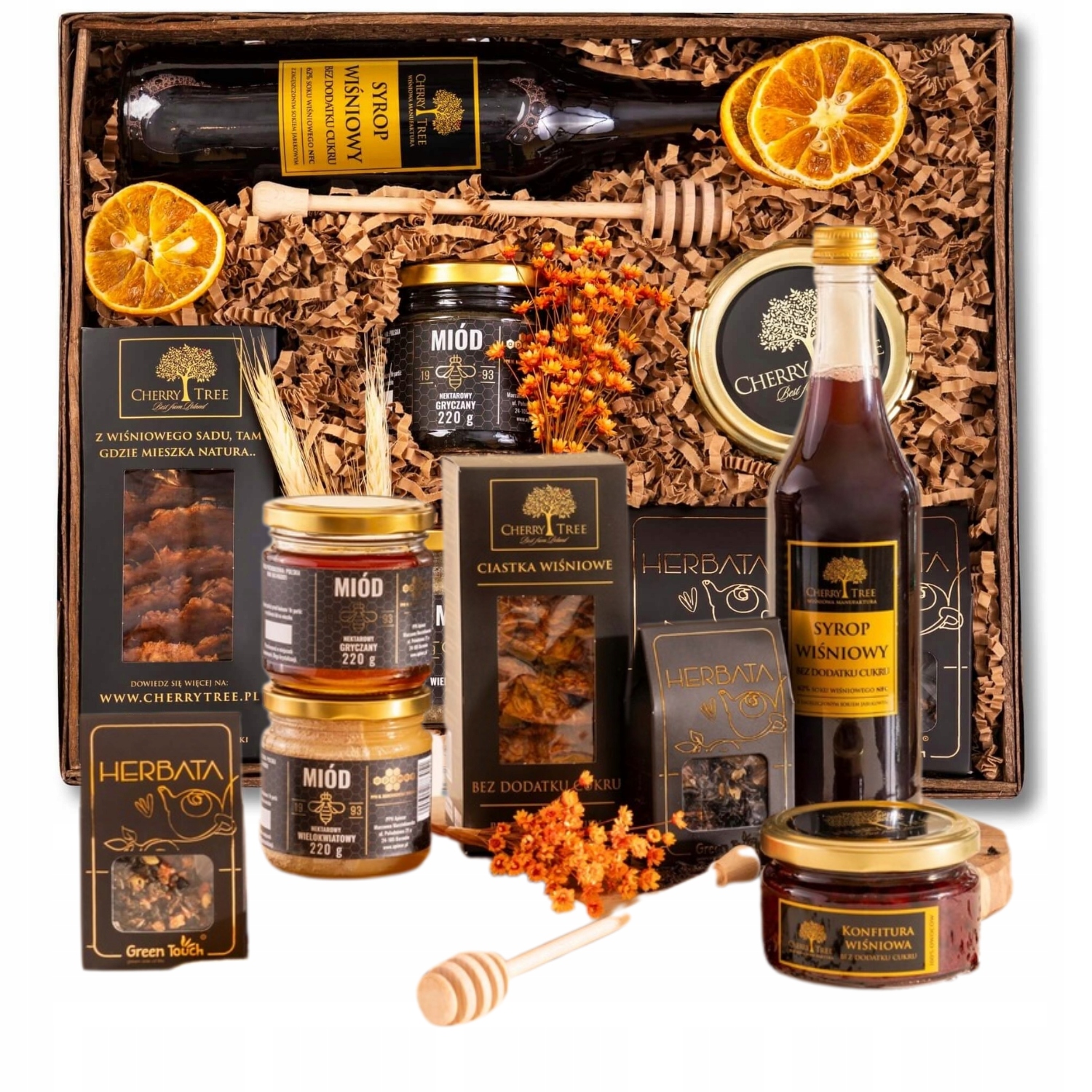 Levně Dárkový Koš Přírodní Čajový Set Třešňový Sirup Sušenky K Narozeninám