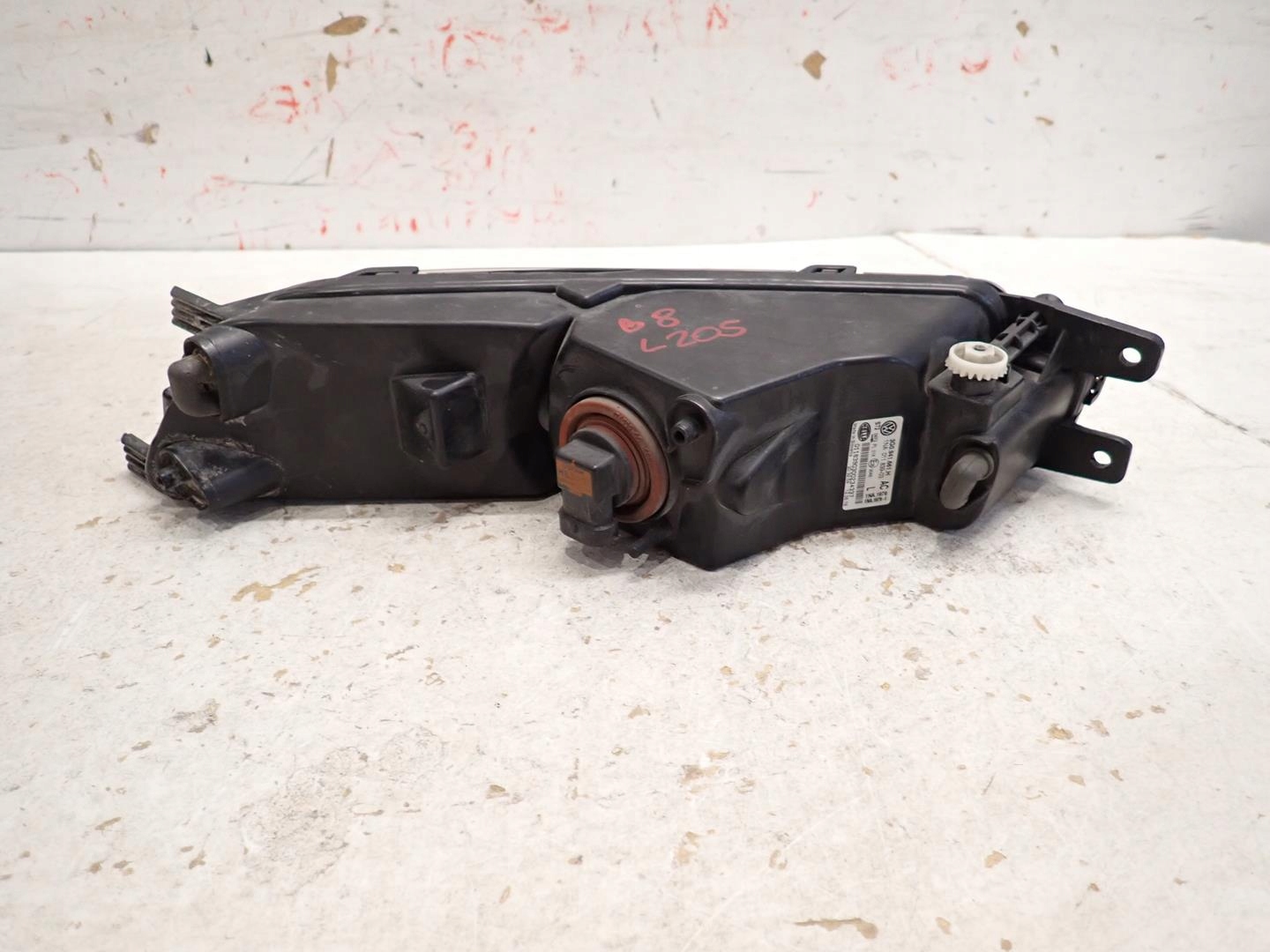 Nebelscheinwerfer links VW PASSAT B8 2014- 3G0941661H