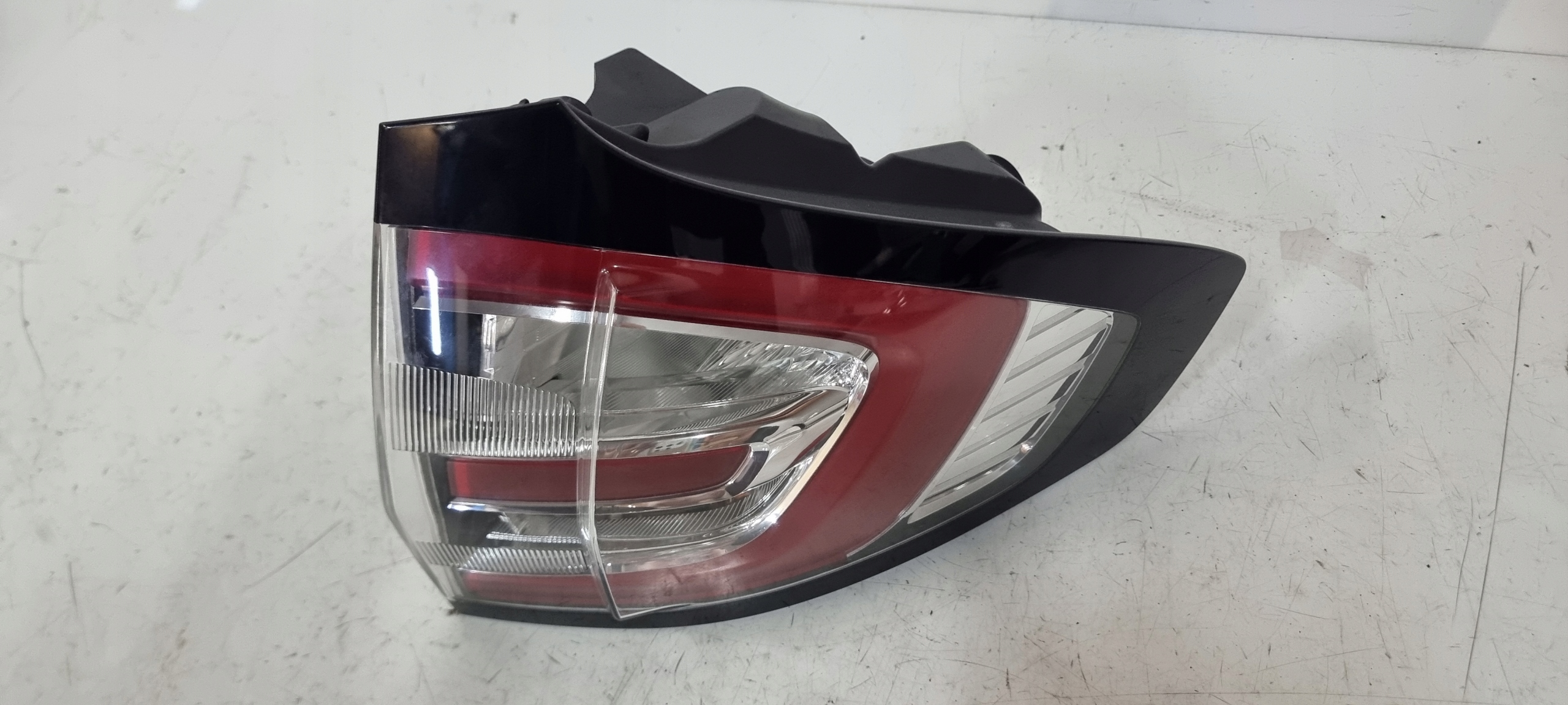 LAMPA TYLNA PRAWA FORD GALAXY MK4 LED Numer katalogowy części EM2B-13404-AD EM2B13404AD