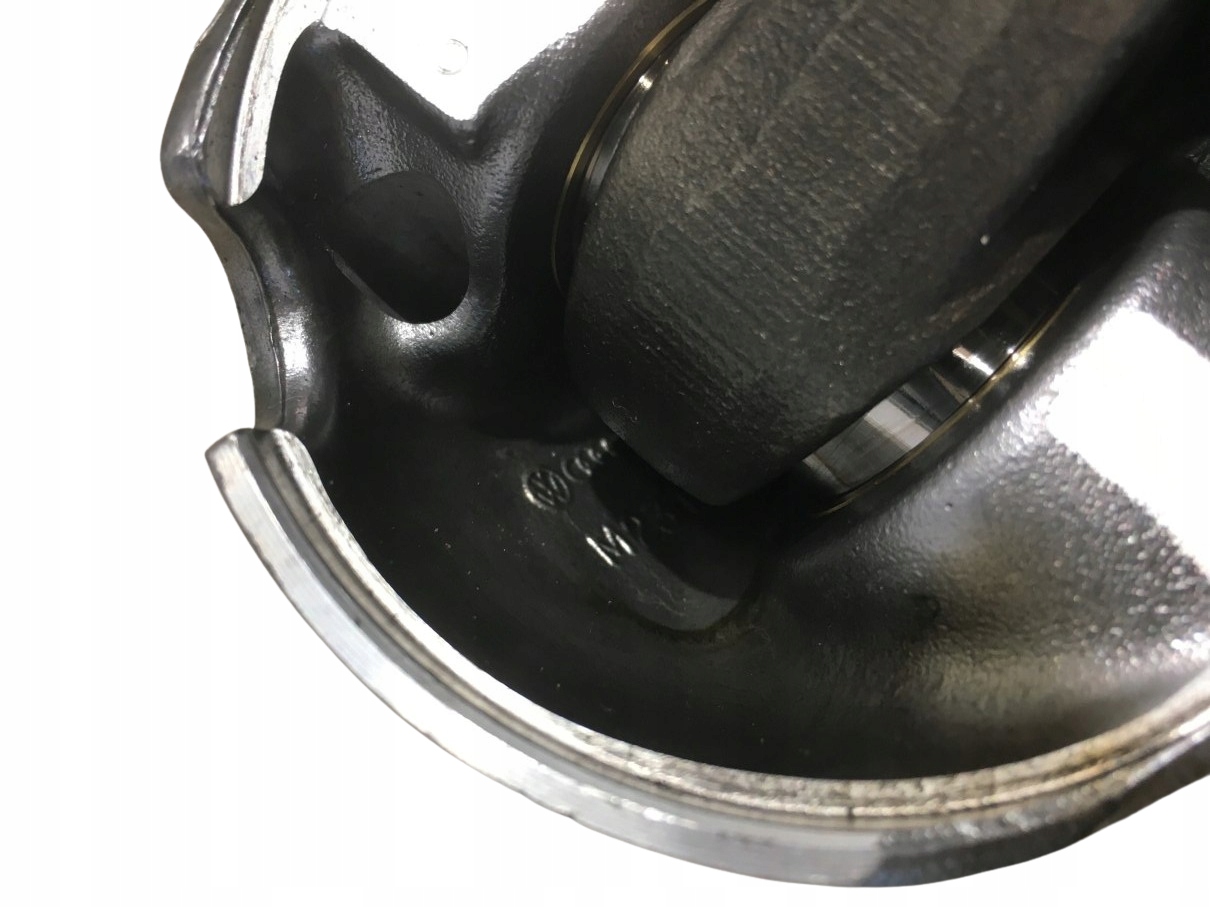 поршень vw PASSAT B5 FL Audi A4 B6 1.9 tdi 038J 79L79