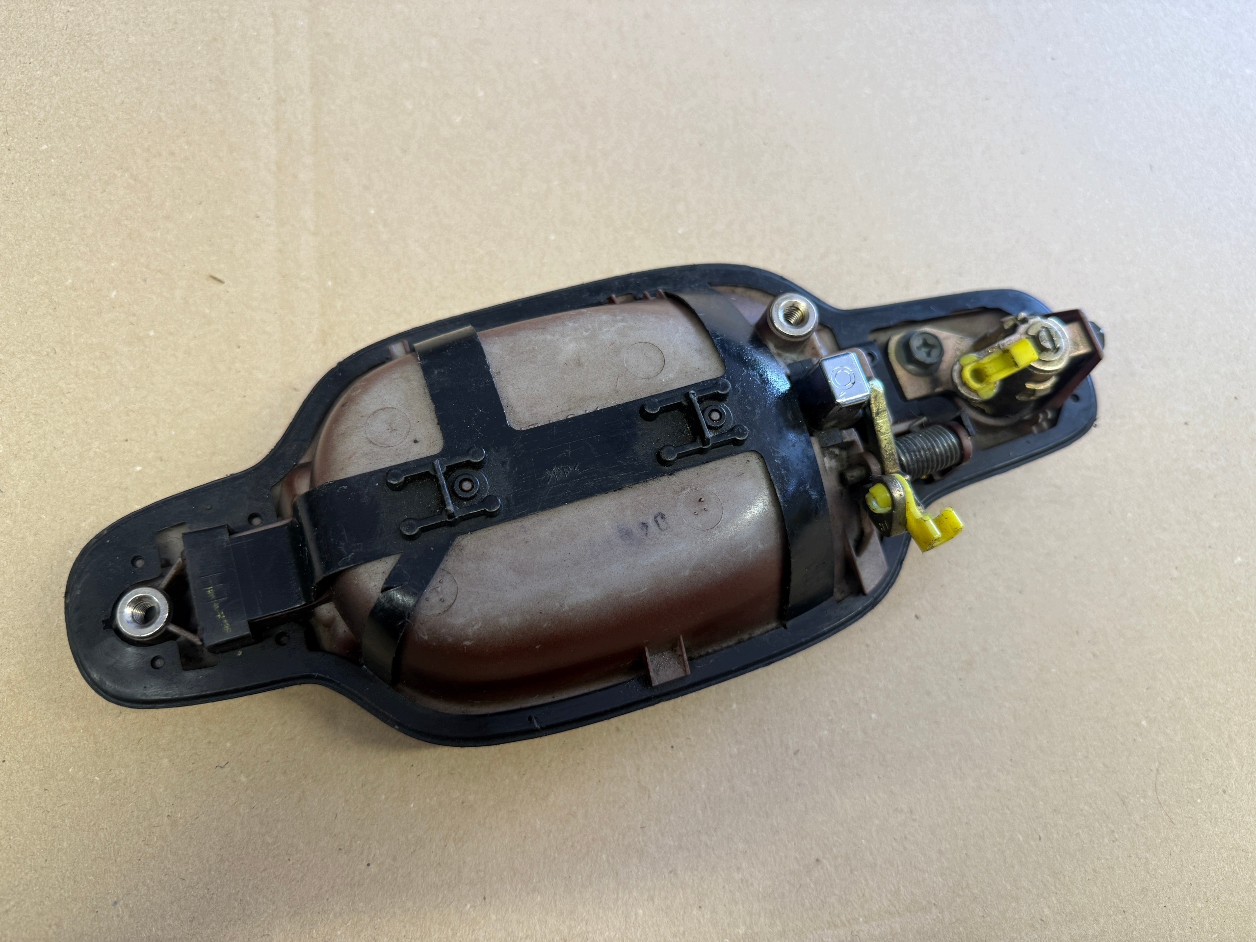 ISUZU D-MAX and handle exterior left front