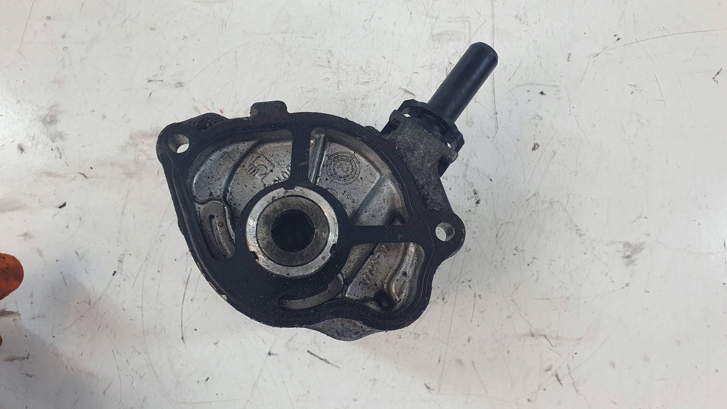 mercedes-benz W246 насос вакум