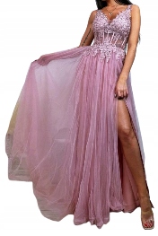 Dlouhé maxi šaty MD s krajkovým výstřihem, tyl ramínky a rozparkem Růžové M