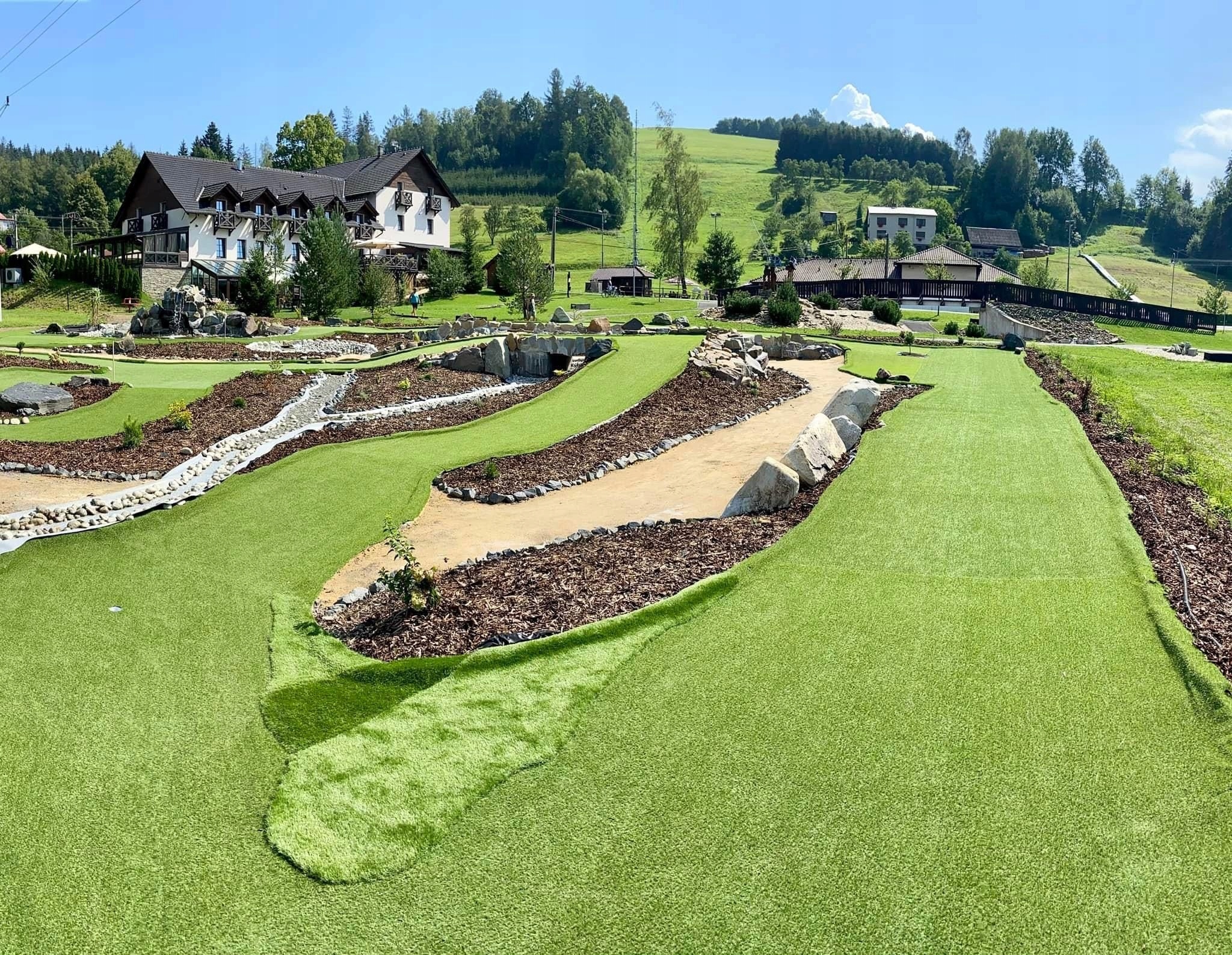 SZTUCZNA TRAWA HAVANNA ZIELONA WYKŁADZINA DYWAN Z ROLKI 1m DOM OGRÓD BALKON Wysokość runa 37 mm