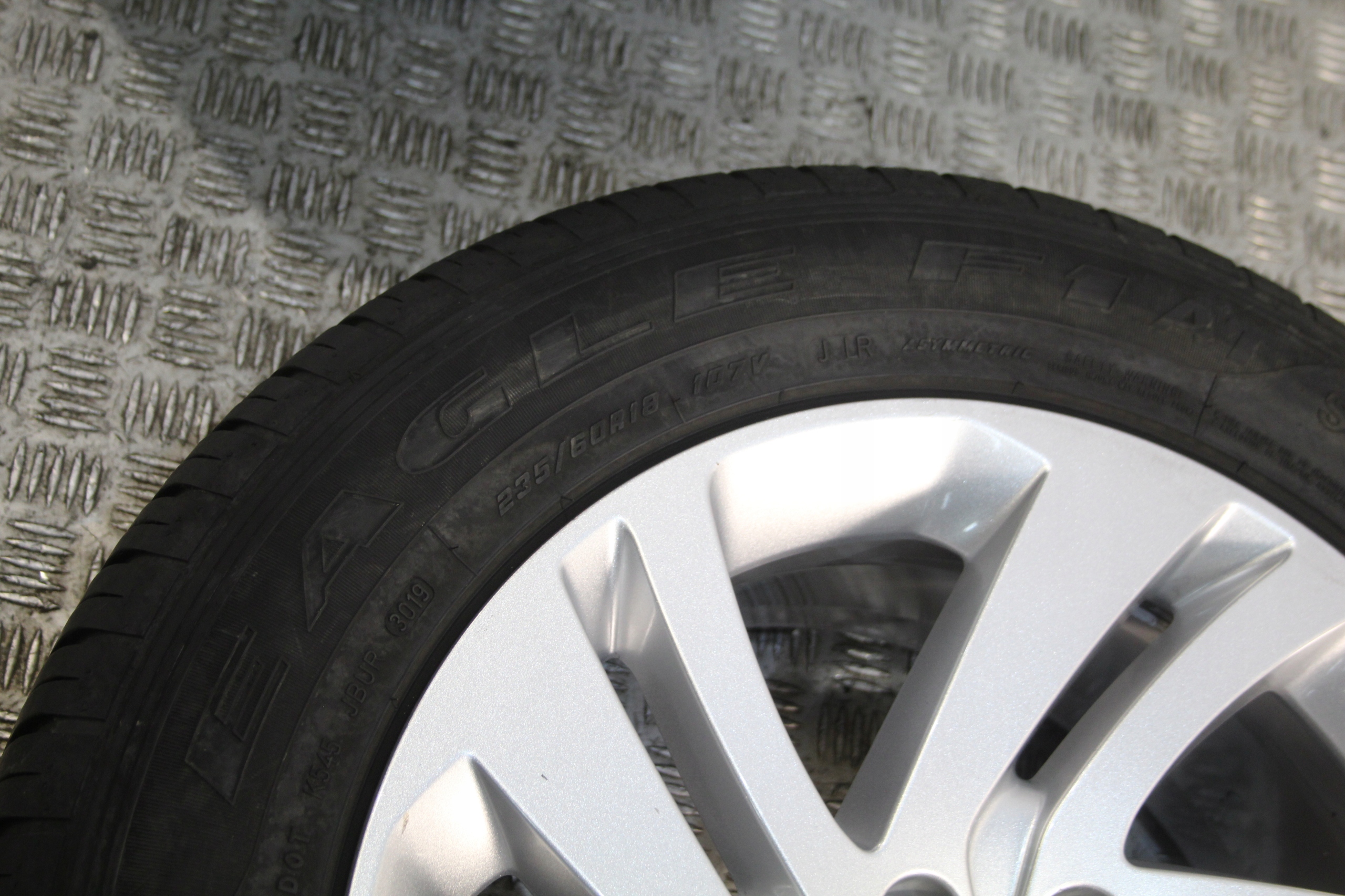 wheels discs disc 235/60 R18 EVOQUE II 2 L551