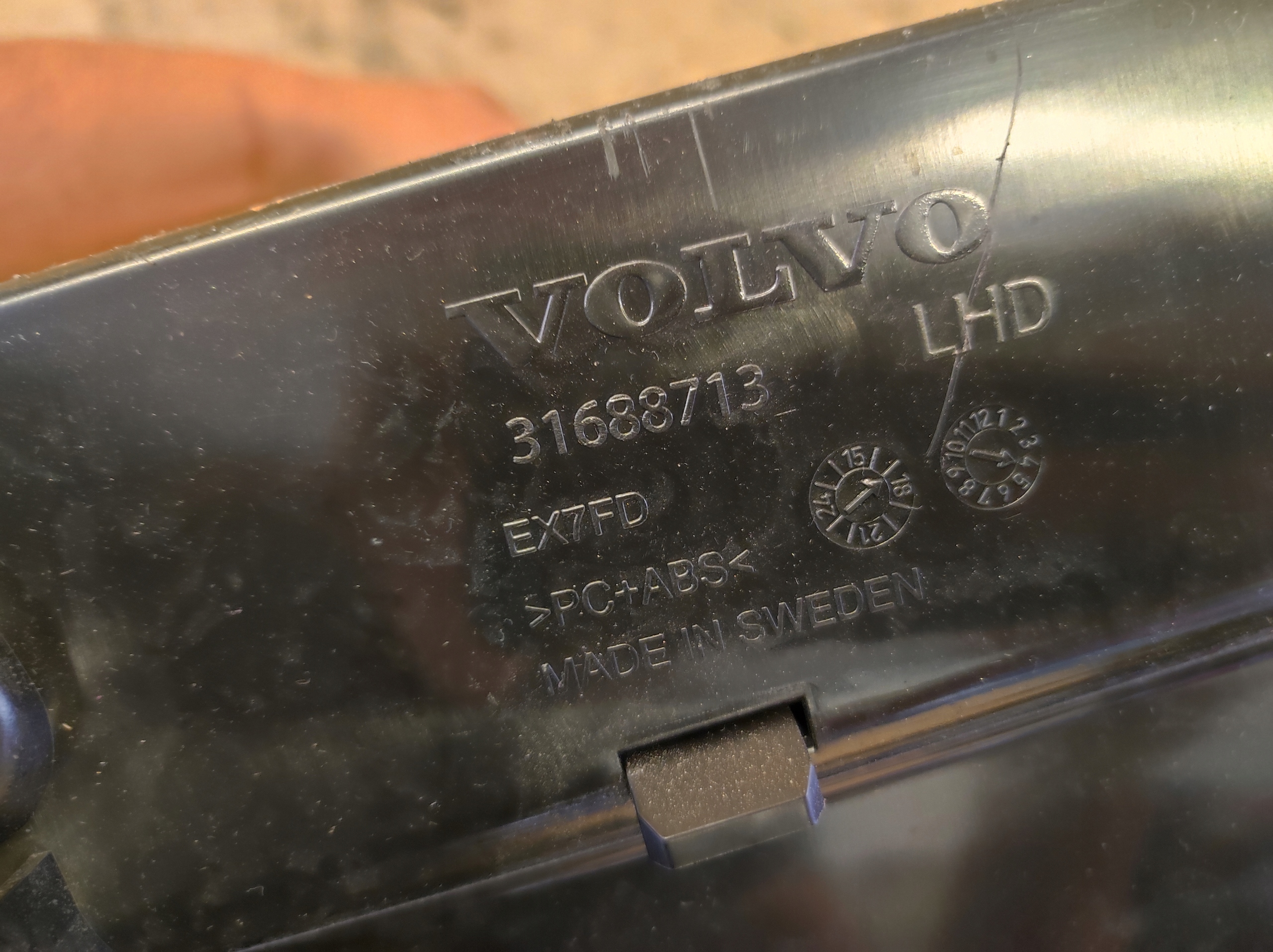бардачок консоли volvo oe 31688713