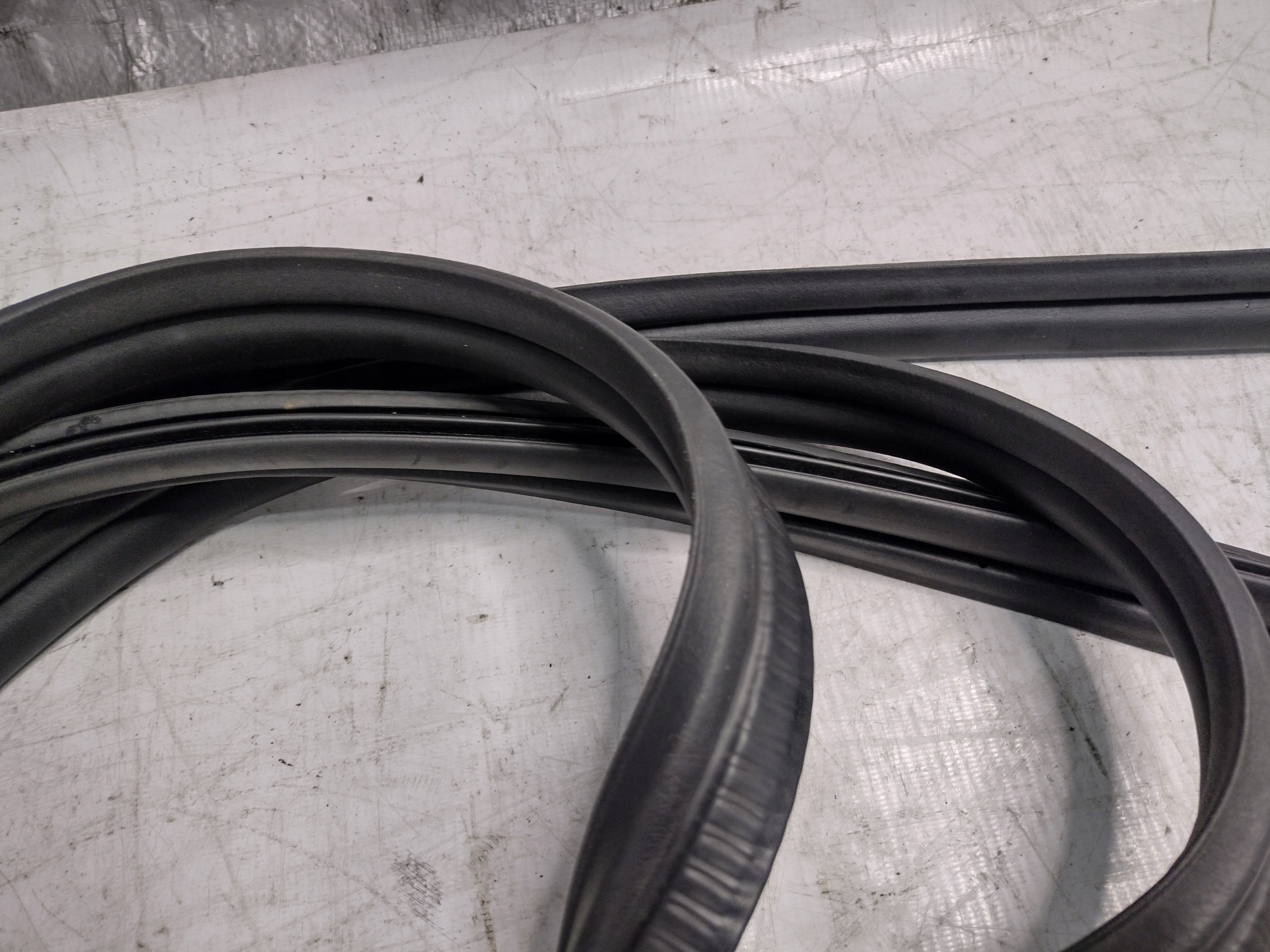 gasket bonnet boot Ford Kuga MK1 and