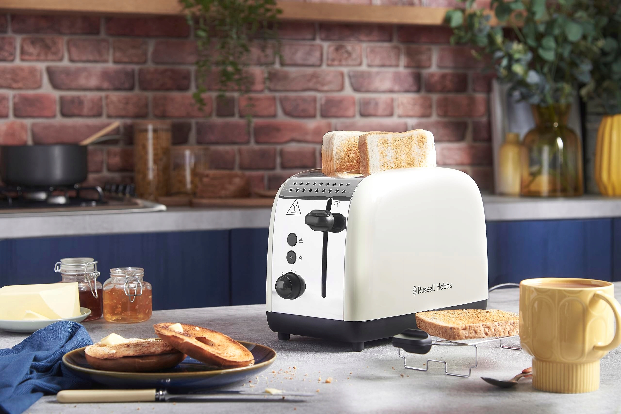 RUSSELL HOBBS Toster 2 Kromki Stal Nierdzewna Szerokie Szczeliny 1600W — miniatura 2