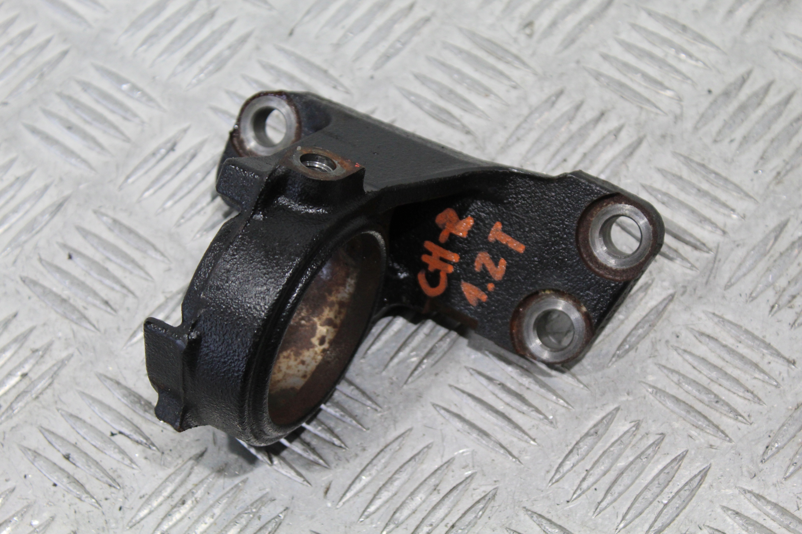 ОПОРА ПІВОСІ TOYOTA CHR C-HR