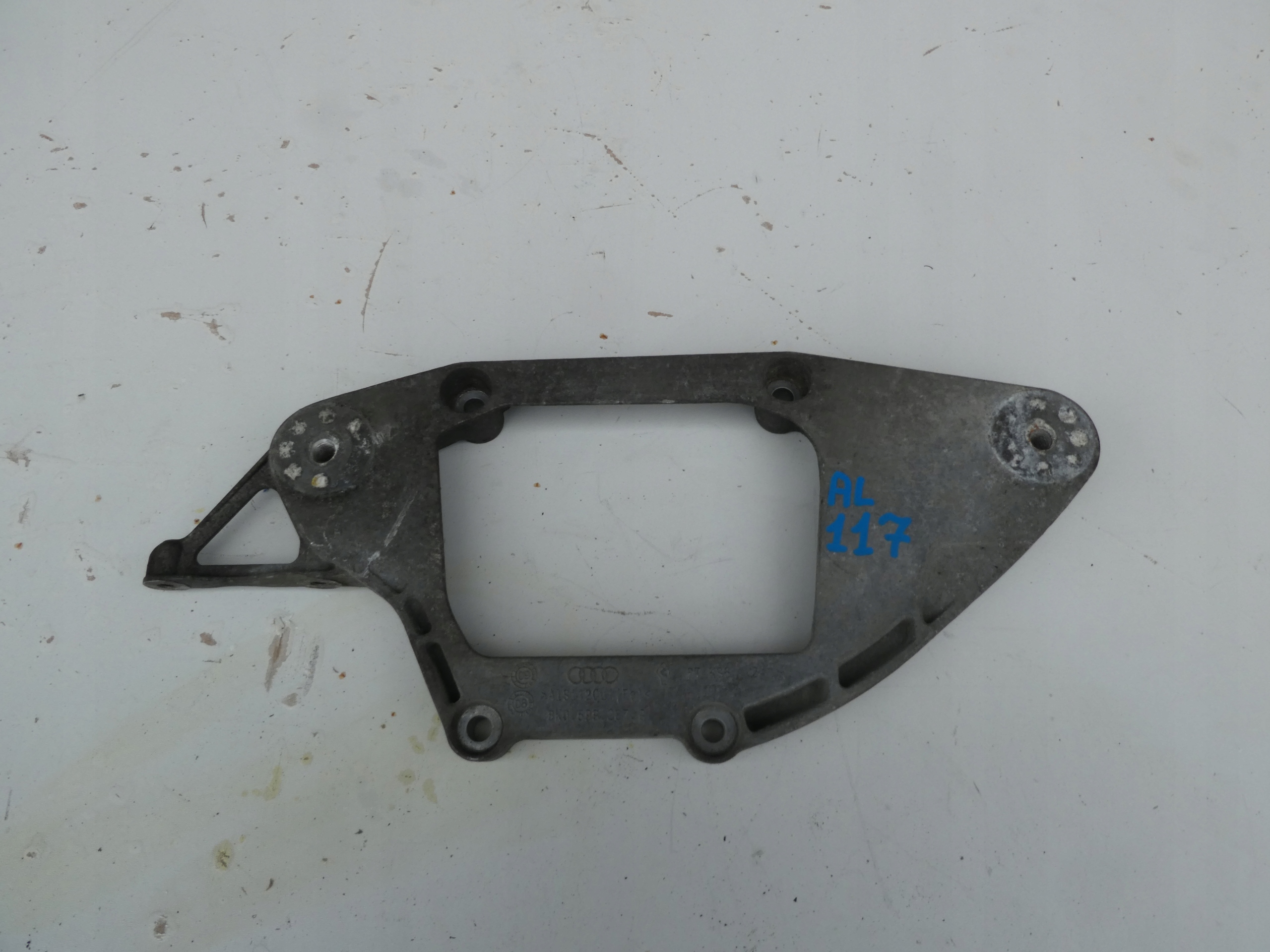 AUDI SUPPORTO MOSTU DYFERENCJALU 8K0399287G
