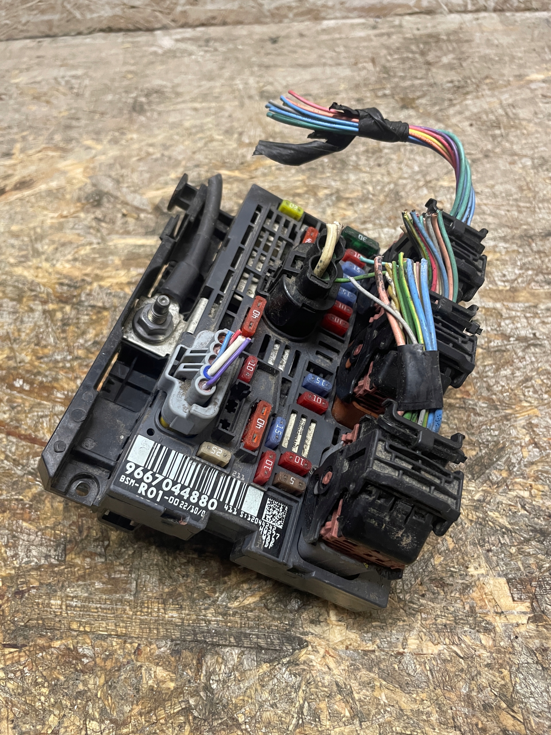 Moduł BSM R01 9667044880 Citroen Peugeot OEM Numer katalogowy części 9667044880 bsm R01