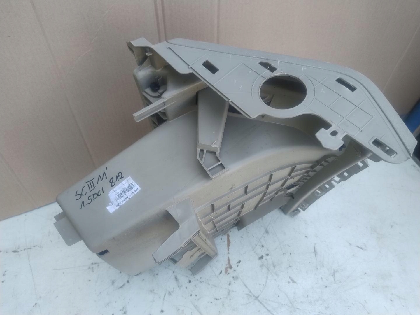 бардачок renault SCENIC III 1.5 681080004R