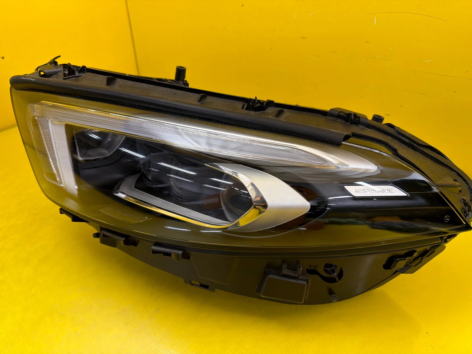 light left Mercedes A-Klasa W177 Multibeam Led 2018- A1779062505