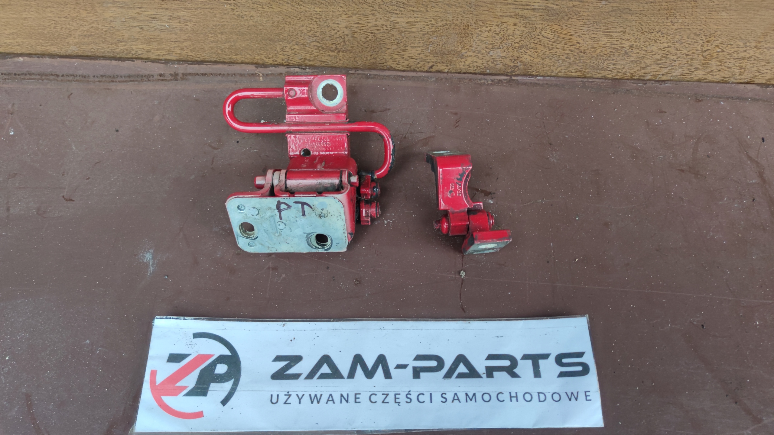 ZAWIAS DRZWI PRAWY TYŁ VW GOLF IV BORA