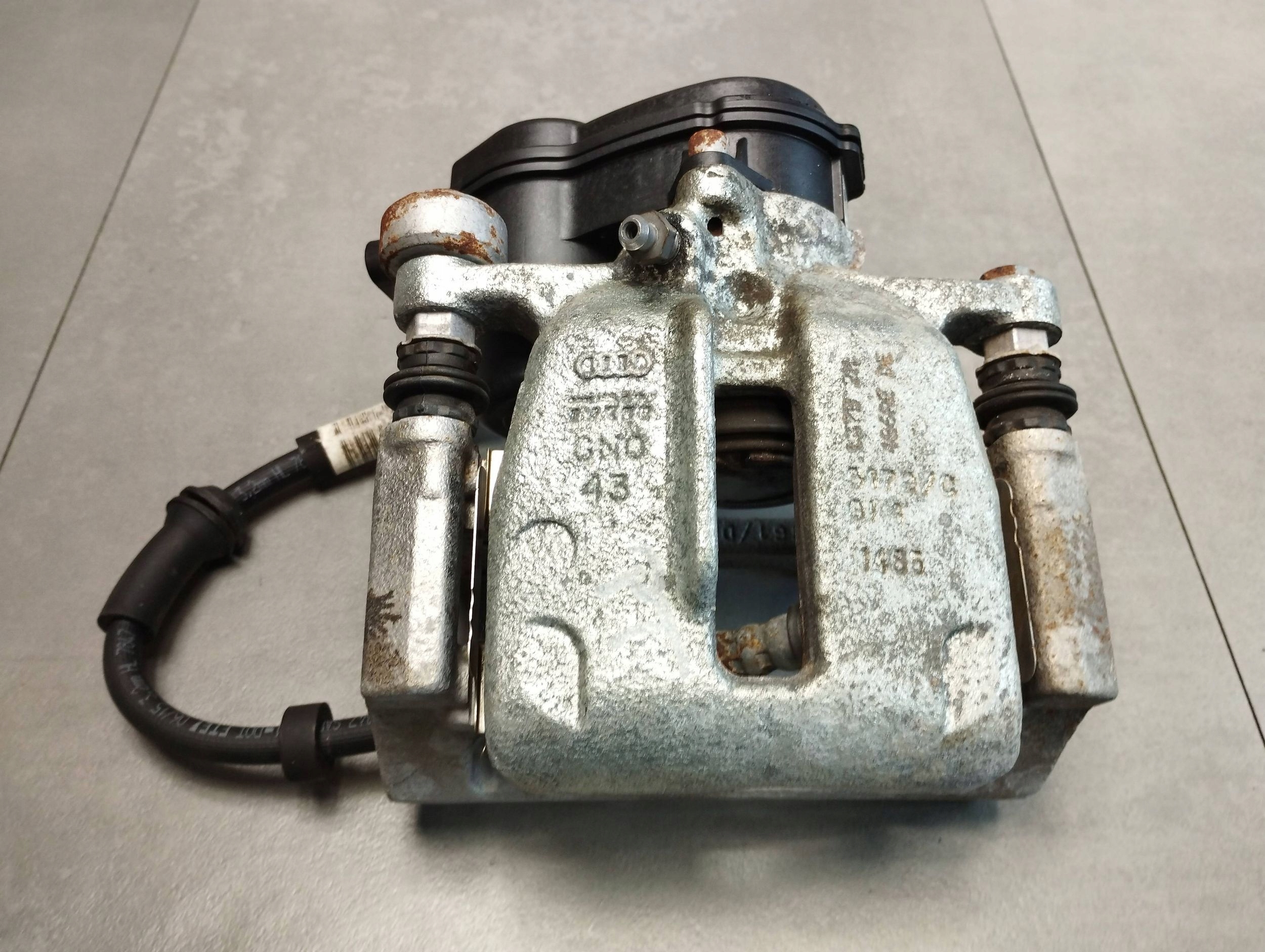 Audi A7 4G 2016 3.0 TDI caliper right rear part 4G6AE