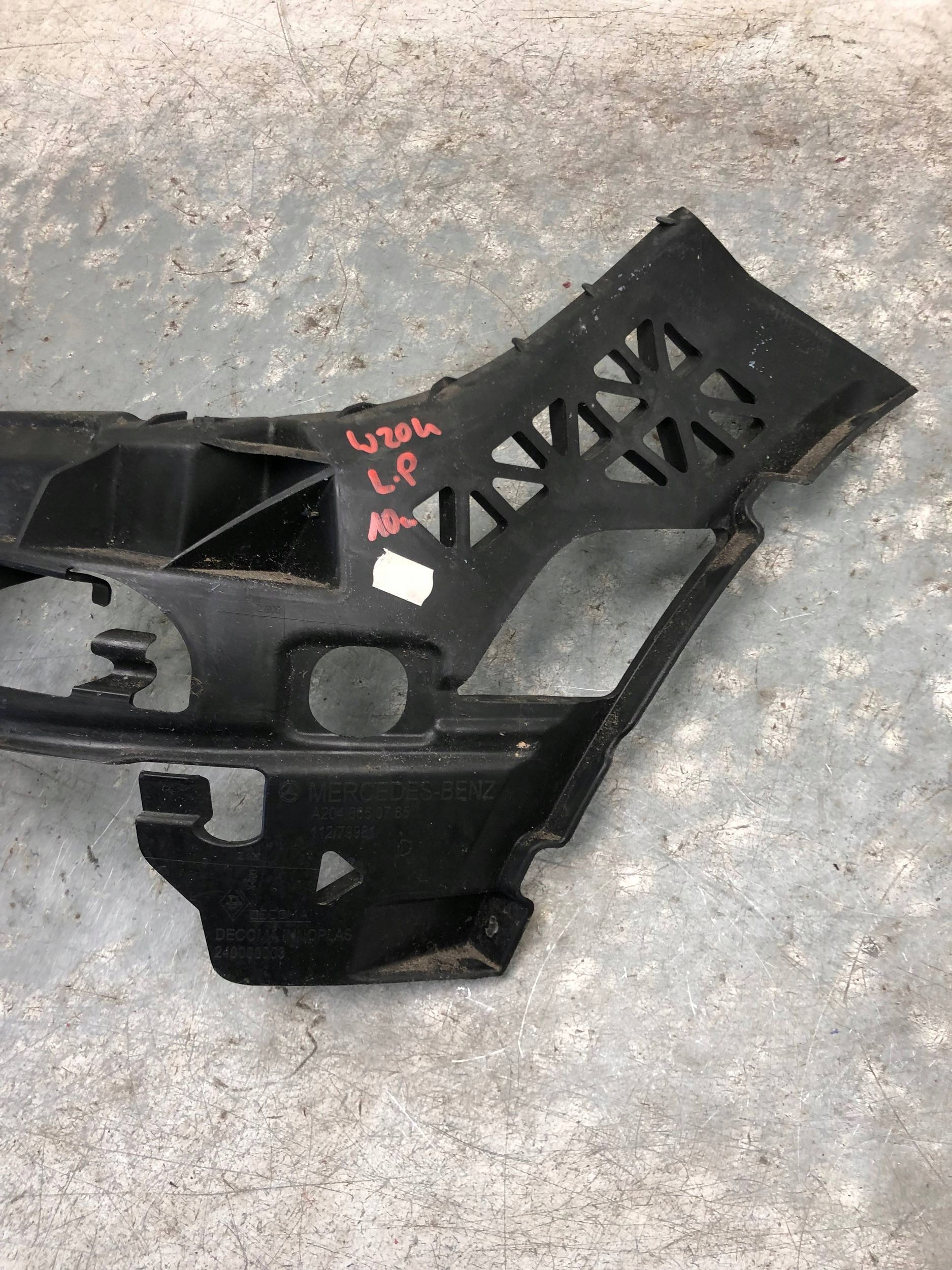 bumper bracket left front MERCEDES W204 A2048850116 A2048850765