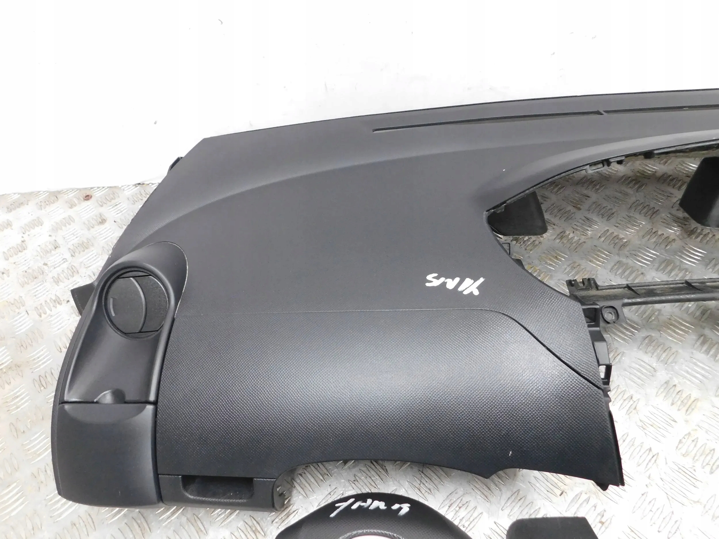 dashboard console airbag adjusters TOYOTA YARIS II 2